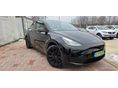Tesla Model Y RWD    téli-nyári gyári kerékgarnitúrával