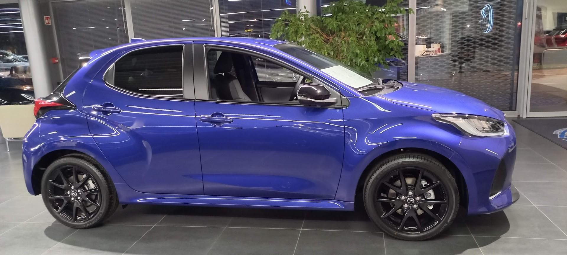 MAZDA 2