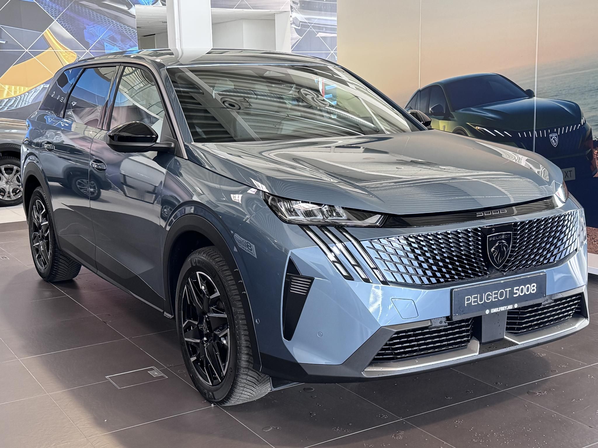 PEUGEOT 5008