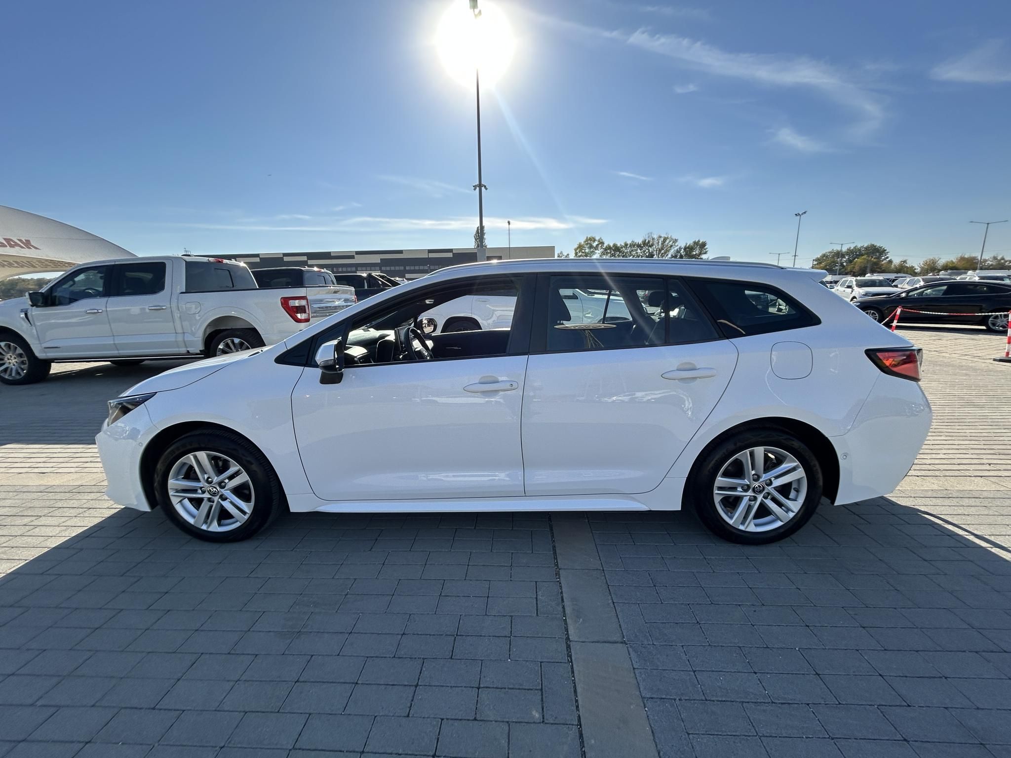 TOYOTA COROLLA Touring Sports 1.2T Comfort Tech Magyar! Vezetett szervizkönyves! Friss szerviz!