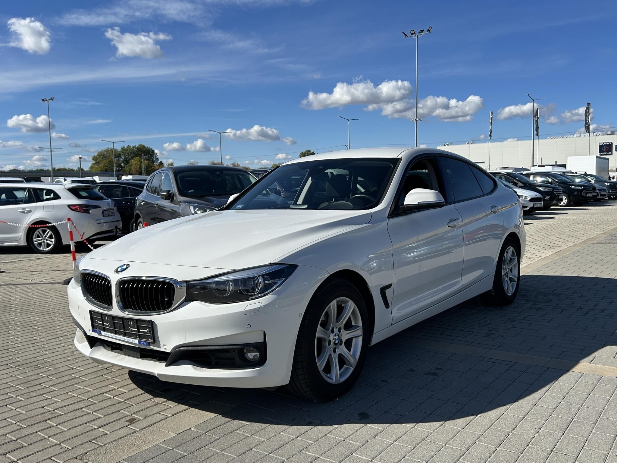 BMW 320i xDrive Advantage (Automata) Gran Turismo