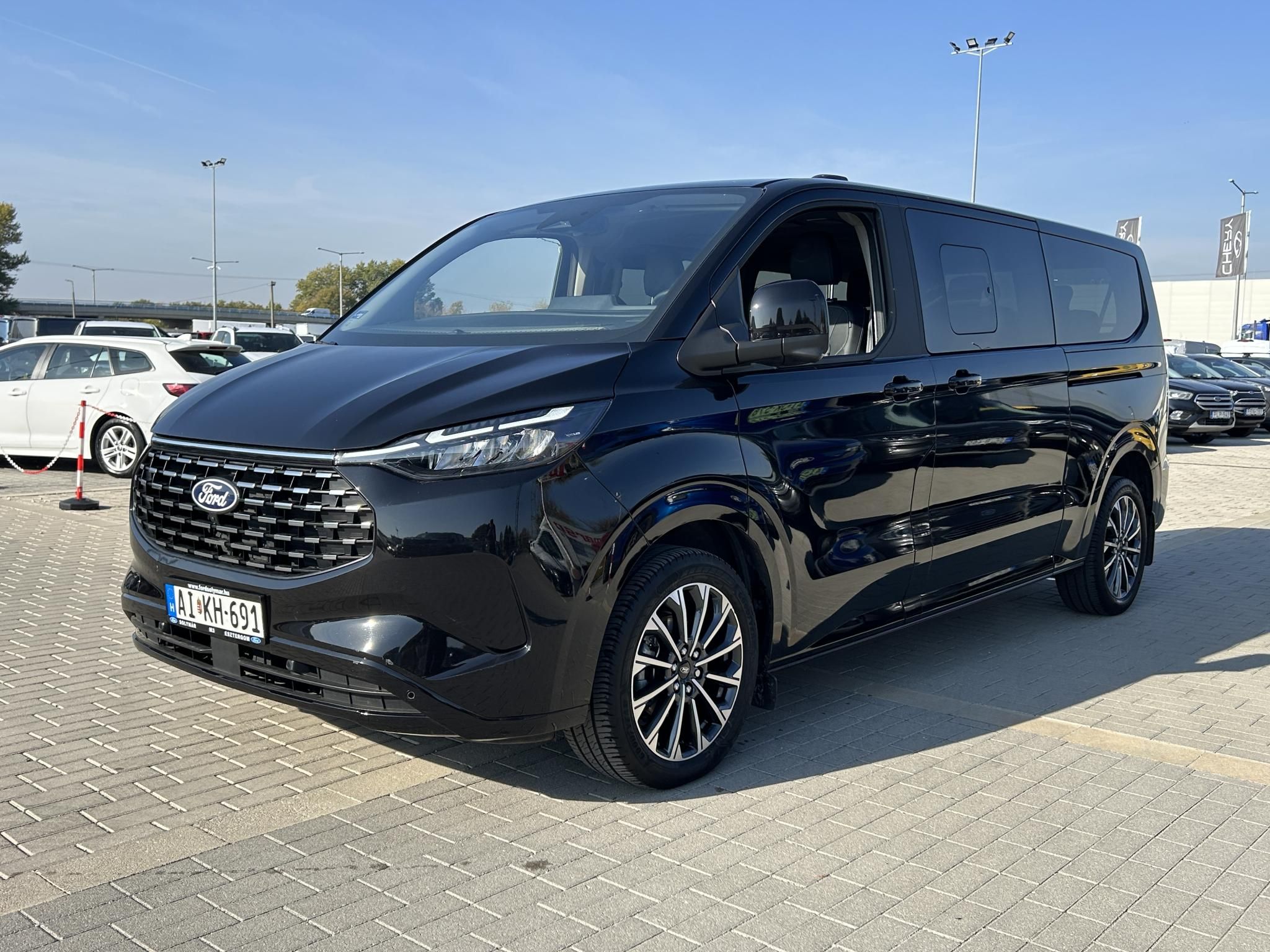 FORD TRANSIT Tourneo Custom 2.5 PHEV 340 L1H1 Titanium X (Automata)