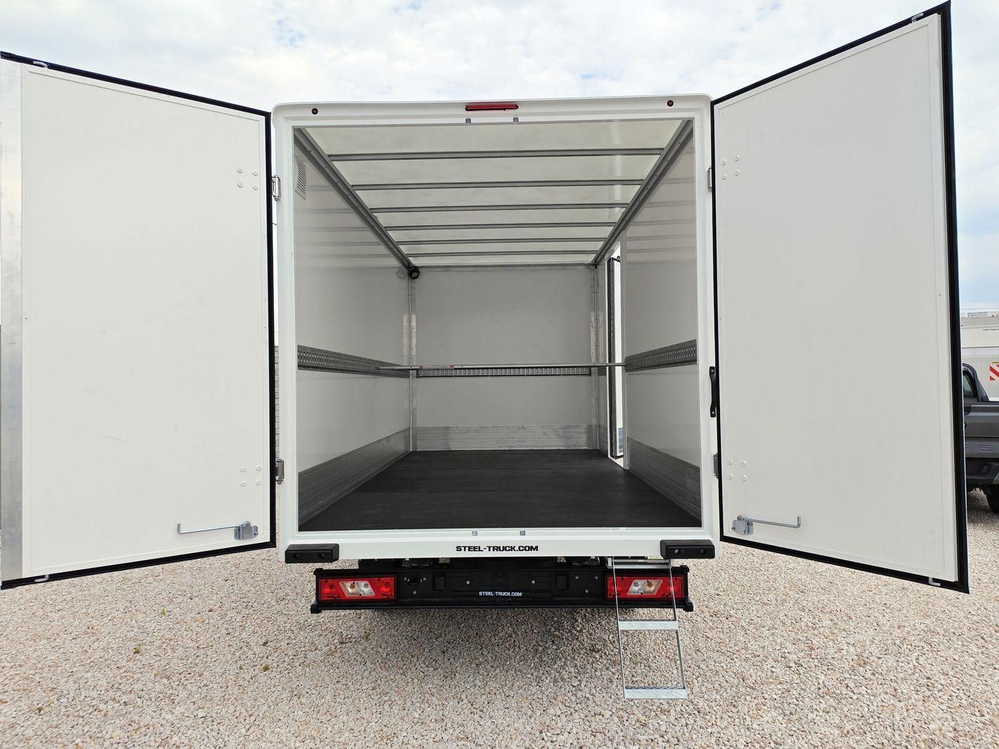 FORD TRANSIT 2.0 TDCi 350 LWB E Trend Készletről VARIA szendvicspanel felépítménnyel