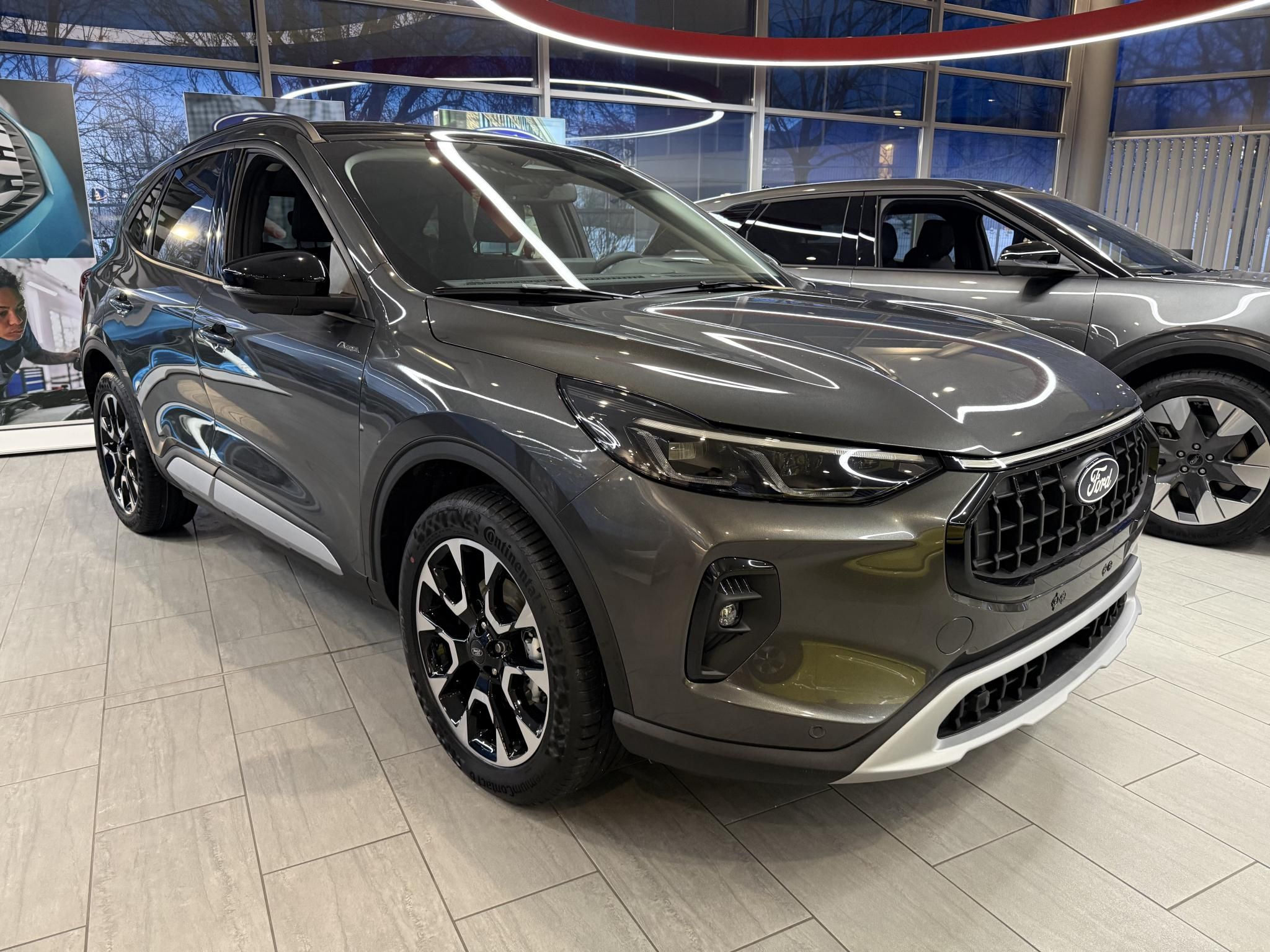 FORD KUGA 2.5 FHEV Titanium CVT OKTÓBERI HIHETETLEN AJÁNLAT AZ M3 FORDNÁL!! KÉSZLETRŐL!AKÁR KEDVEZŐ LÍZINGRE IS!