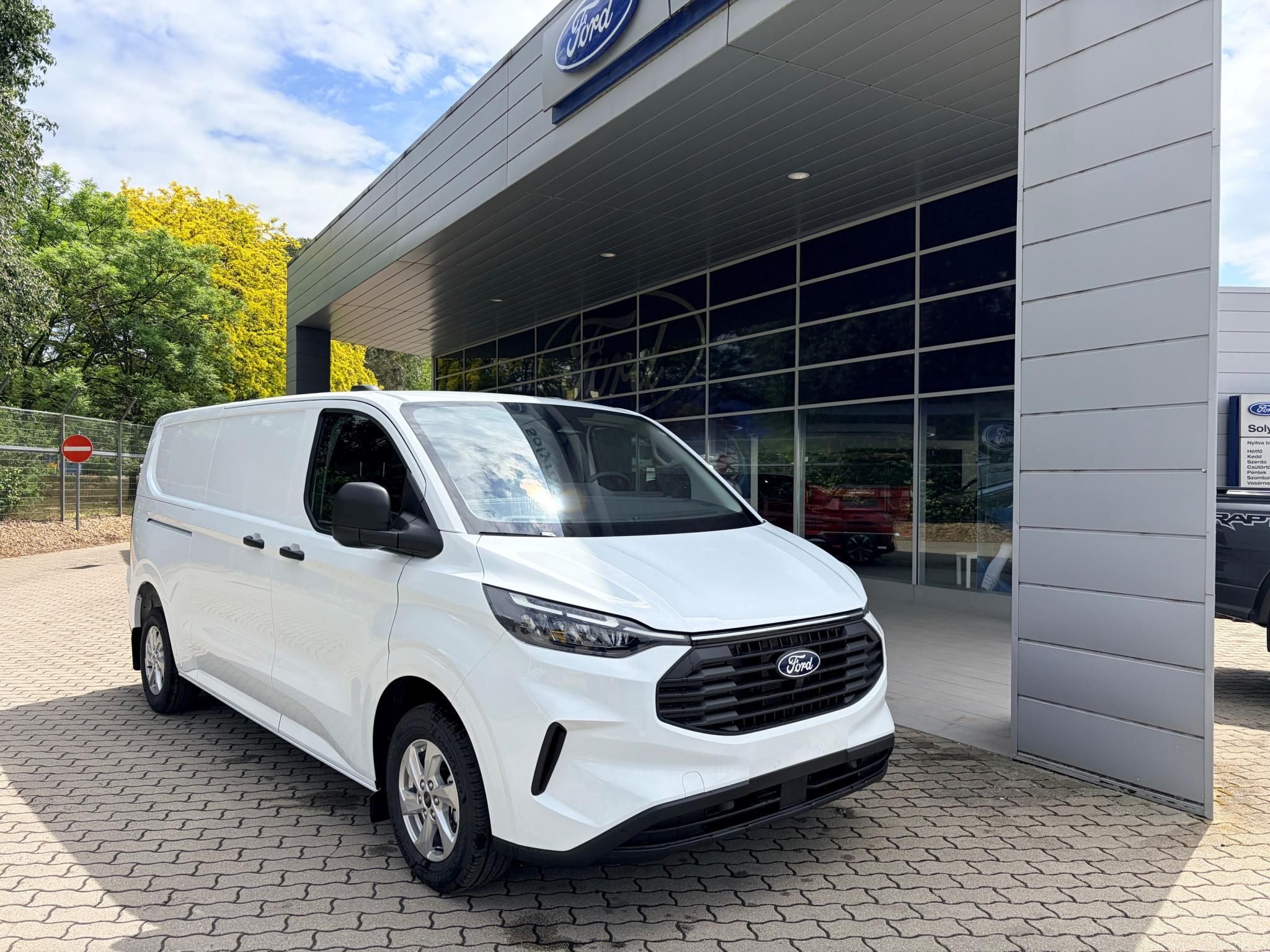 FORD TRANSIT Custom 2.0 TDCi 320 L2H1 Trend (2 személyes ) OKTÓBERI HIHETETLEN AJÁNLAT AZ M3 FORDNÁL!! KÉSZLETRŐL!AKÁR KEDVEZŐ LÍZINGRE IS!