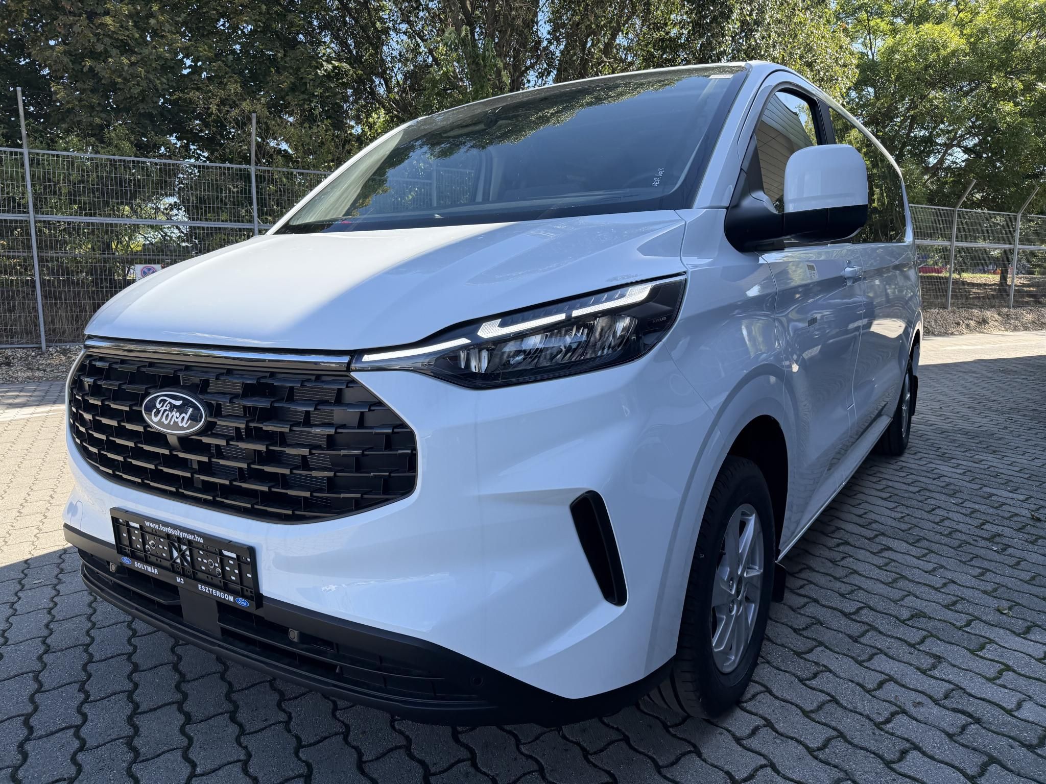 FORD TRANSIT Tourneo Custom 2.0 TDCi 320 L1H1 Trend (9 személyes ) GYÁRTÁSBÓL GYORS ÁTADÁSSAL BRUTÁLIS JÓ ÁRON