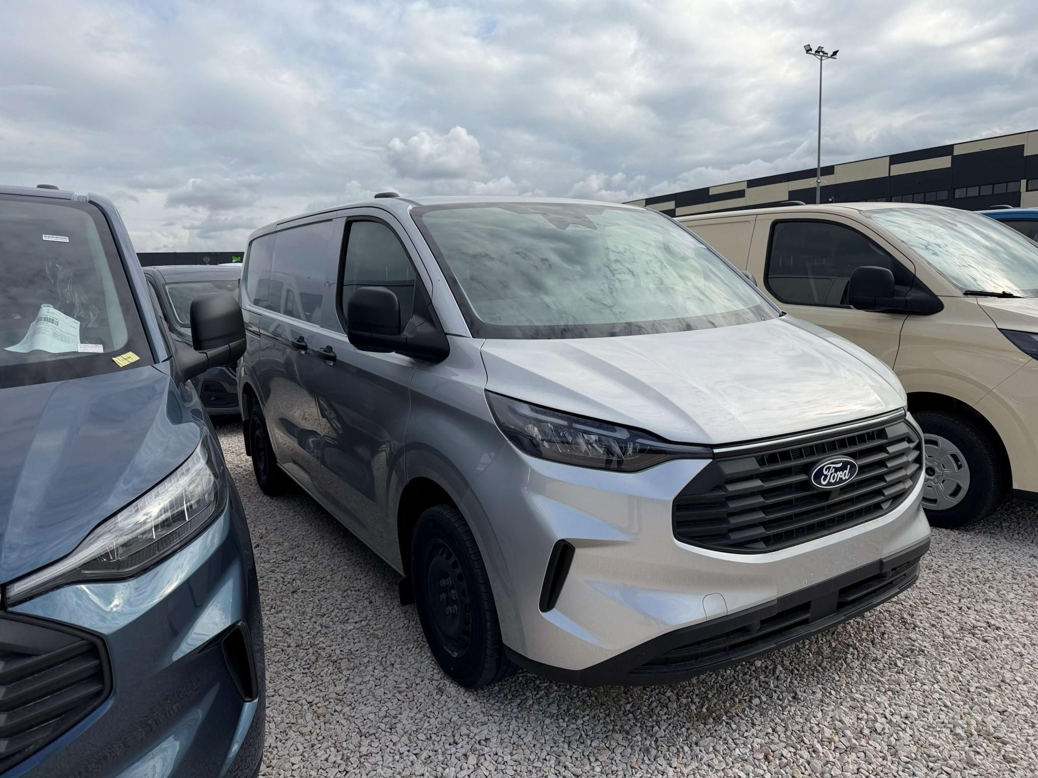 FORD TRANSIT Custom 2.0 TDCi 320 L1H1 Trend (2 személyes ) OKTÓBERI HIHETETLEN AJÁNLAT AZ M3 FORDNÁL!! KÉSZLETRŐL!AKÁR KEDVEZŐ LÍZINGRE IS!