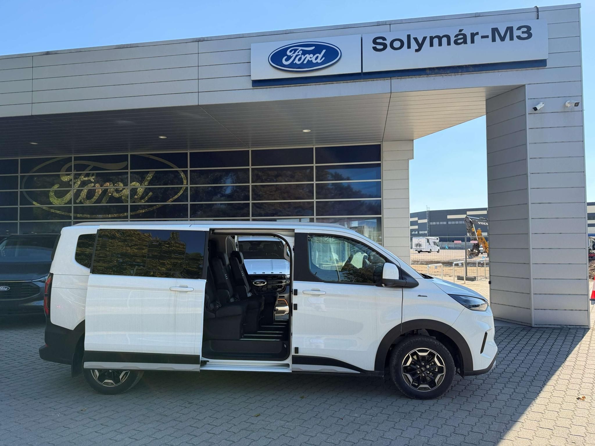 FORD TRANSIT Tourneo Custom 2.0 TDCi 320 L2H1 Active OKTÓBERI HIHETETLEN AJÁNLAT AZ M3 FORDNÁL!! KÉSZLETRŐL!AKÁR KEDVEZŐ LÍZINGRE IS!