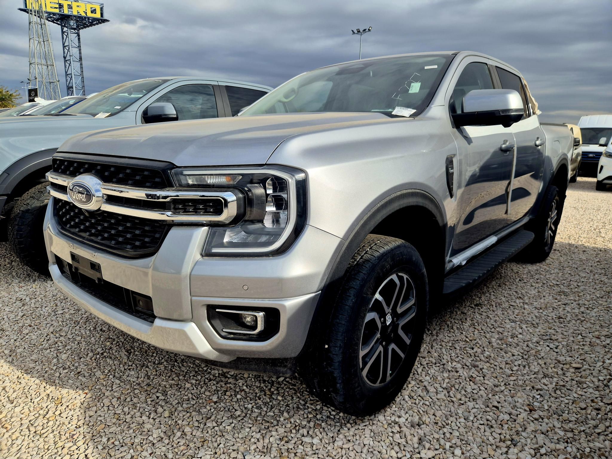 FORD RANGER 2.0 TDCi EcoBlue 4x4 Limited (Automata) FORD M3 - OKTÓBERI KÉSZLETAKCIÓ - AZONNALI GYORS ÁTADÁSSAL BRUTÁLIS JÓ ÁRON