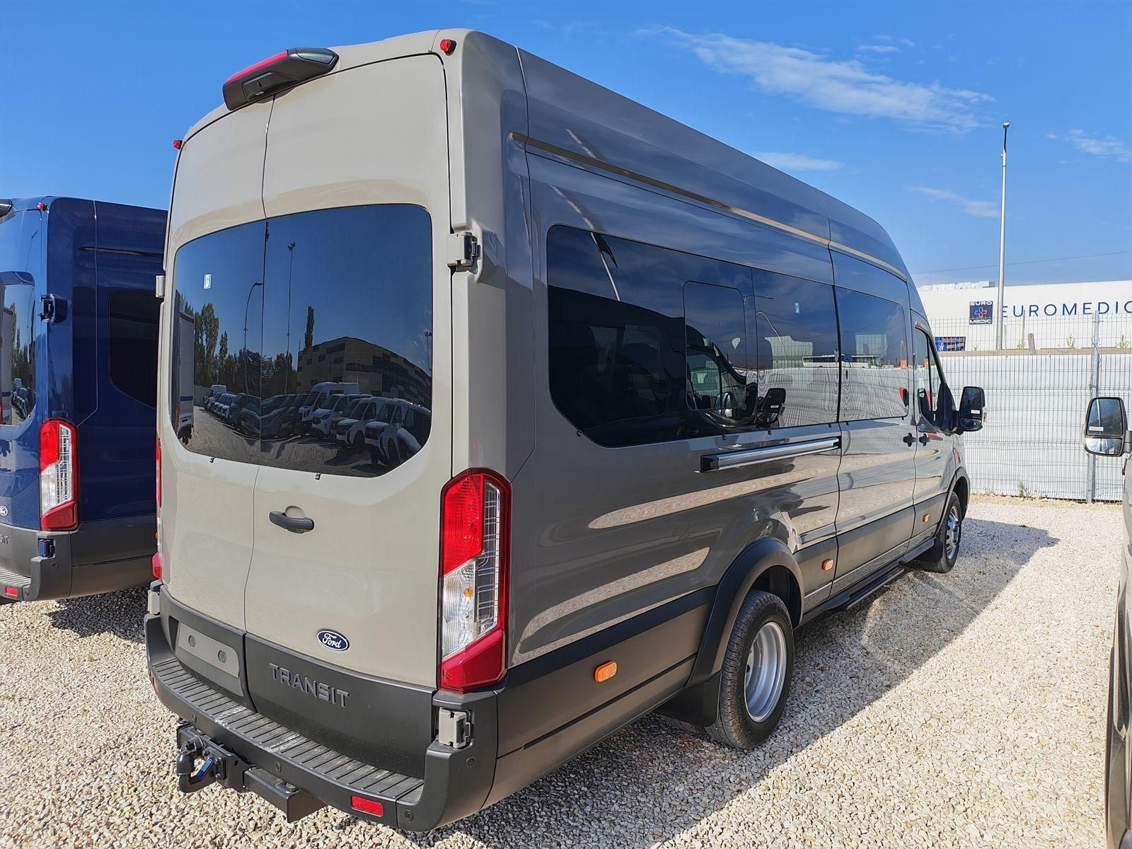 FORD Transit Minibusz Travel 17 fő A10 aut. vonóhoroggal. EGYEDI SZÍNBEN készleten