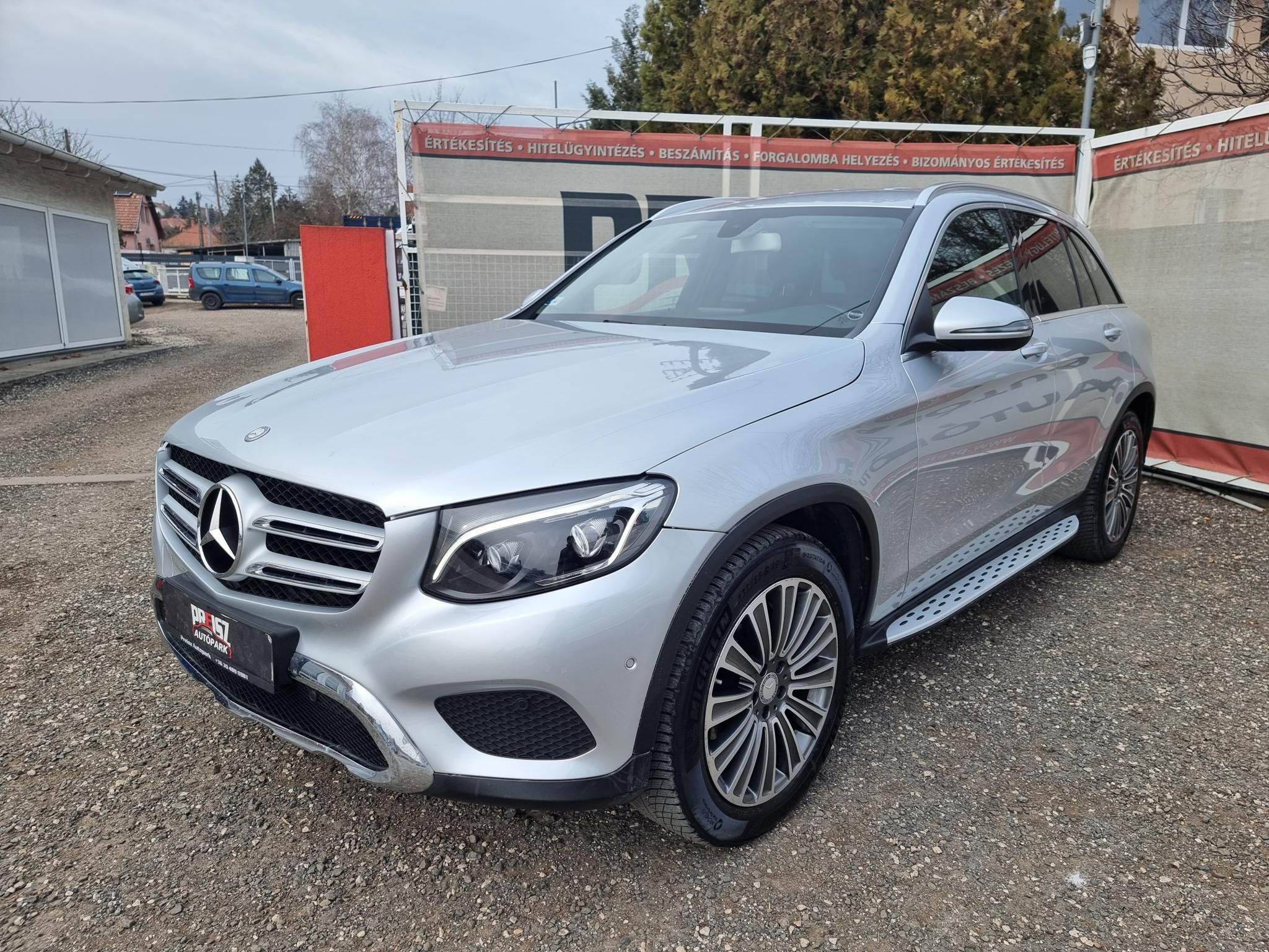 MERCEDES-BENZ GLC 250 d 4Matic 9G-TRONIC Led fényszórók Félbőr kárpit Navi Tempomat Fűt.ülés El.ülés