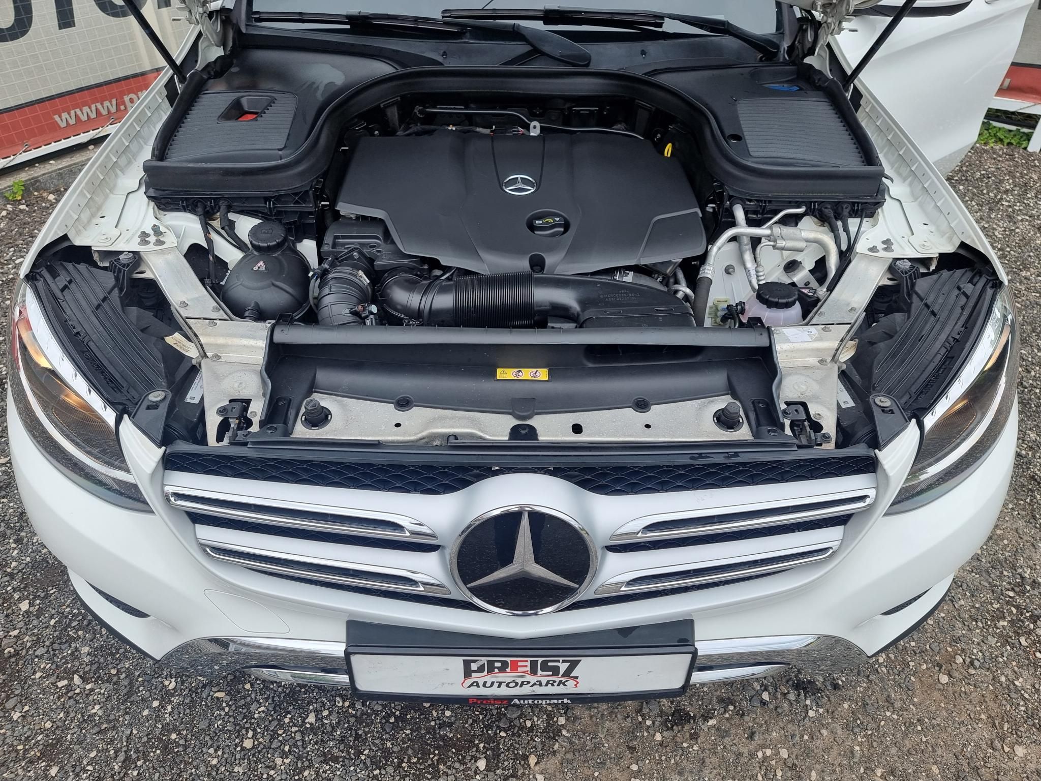 MERCEDES-BENZ GLC 220 d 4Matic 9G-TRONIC Bőrkárpit Tolatókamera Panorámatető Adaptiv tempomat Fűt.ülés