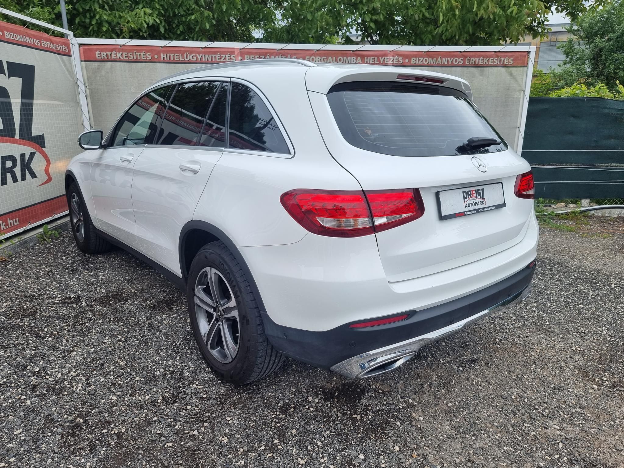 MERCEDES-BENZ GLC 220 d 4Matic 9G-TRONIC Bőrkárpit Tolatókamera Panorámatető Adaptiv tempomat Fűt.ülés