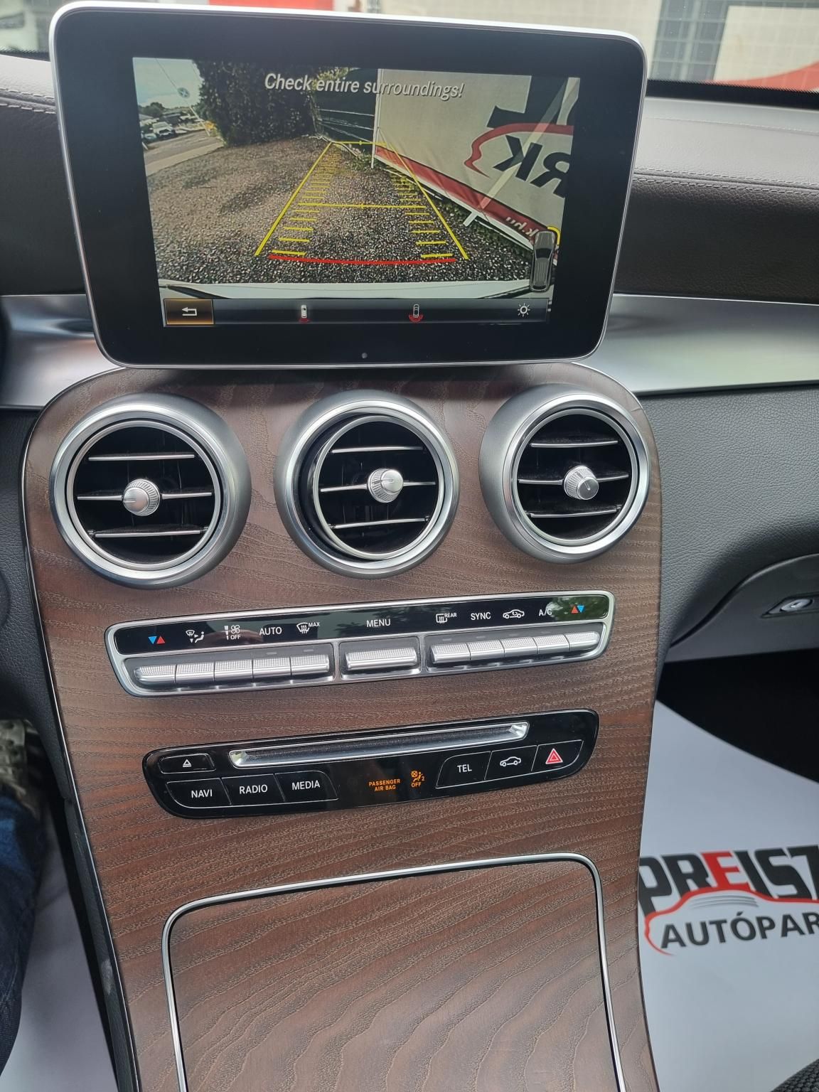 MERCEDES-BENZ GLC 220 d 4Matic 9G-TRONIC Bőrkárpit Tolatókamera Panorámatető Adaptiv tempomat Fűt.ülés
