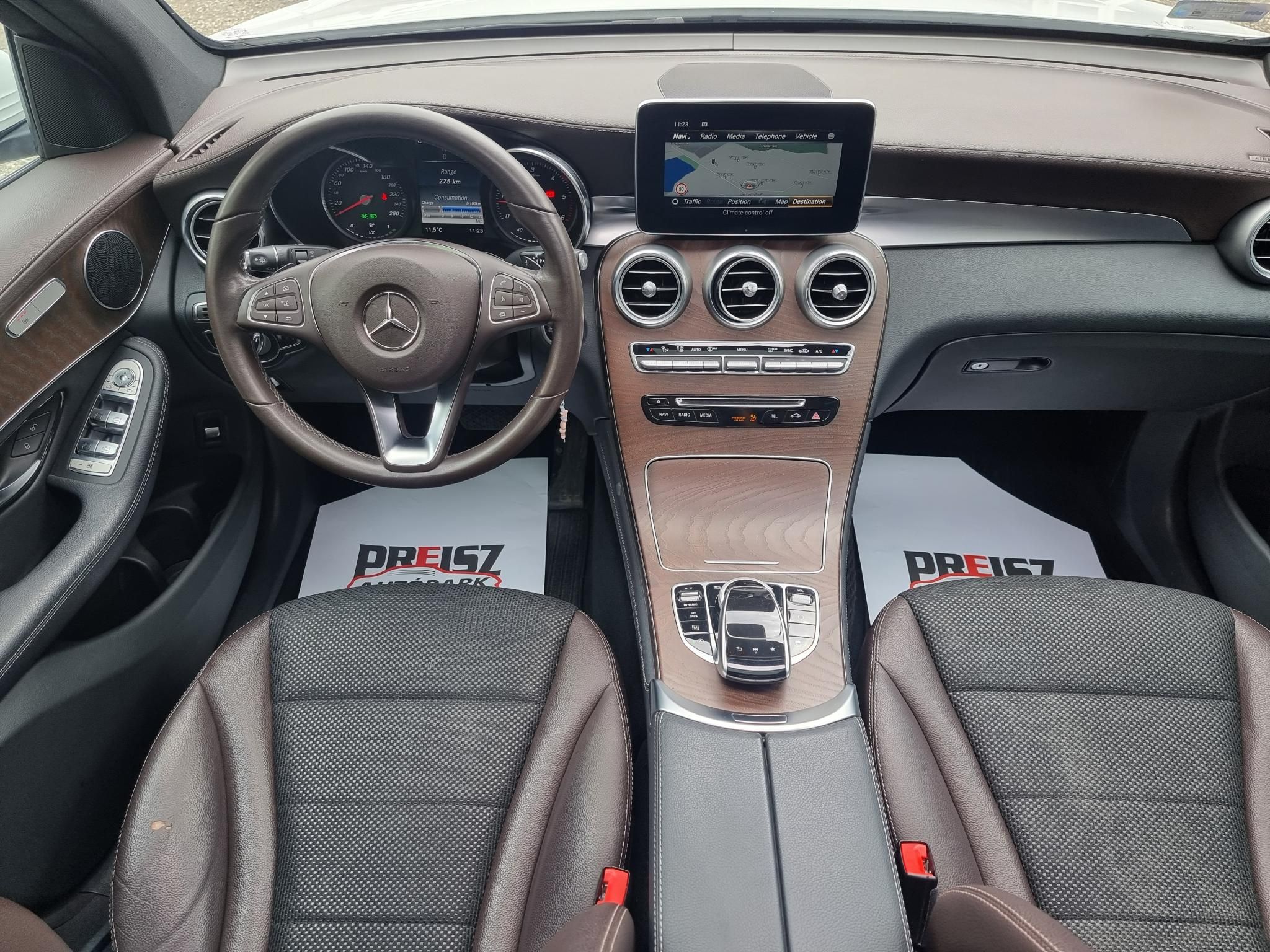 MERCEDES-BENZ GLC 220 d 4Matic 9G-TRONIC Bőrkárpit Tolatókamera Panorámatető Adaptiv tempomat Fűt.ülés