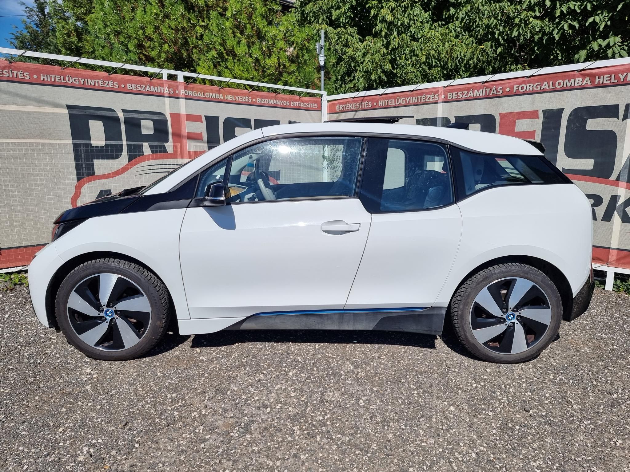 BMW I3 94Ah (Automata) Napfénytető Félbőr Faberakás Kamera Fűtött ülés Led
