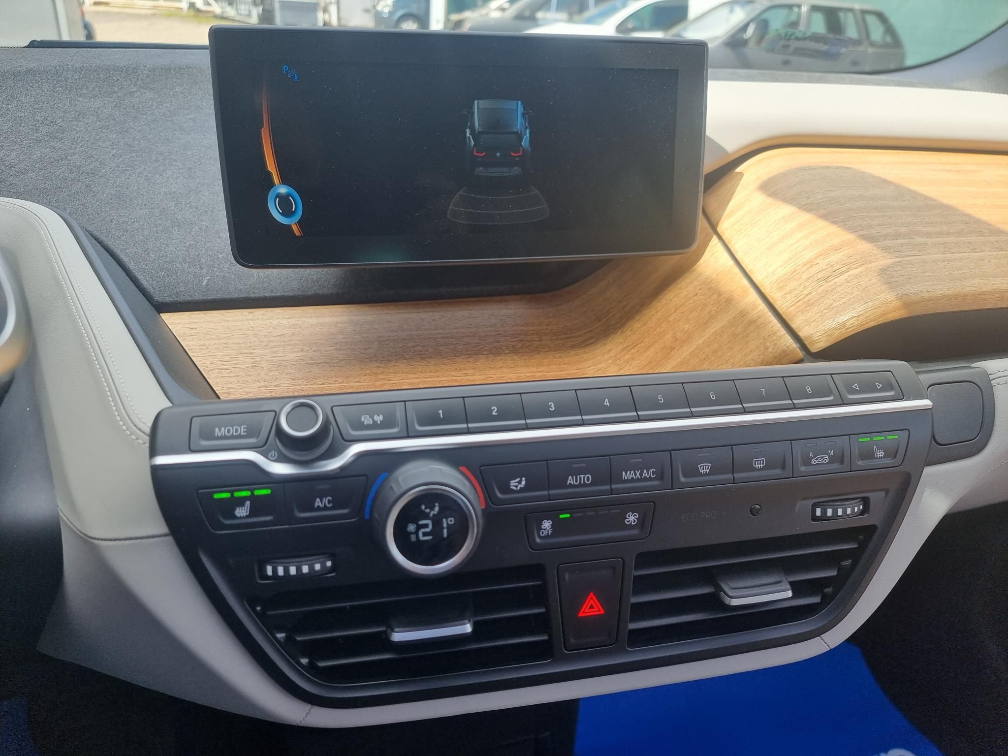 BMW I3 94Ah (Automata) Napfénytető Félbőr Faberakás Kamera Fűtött ülés Led