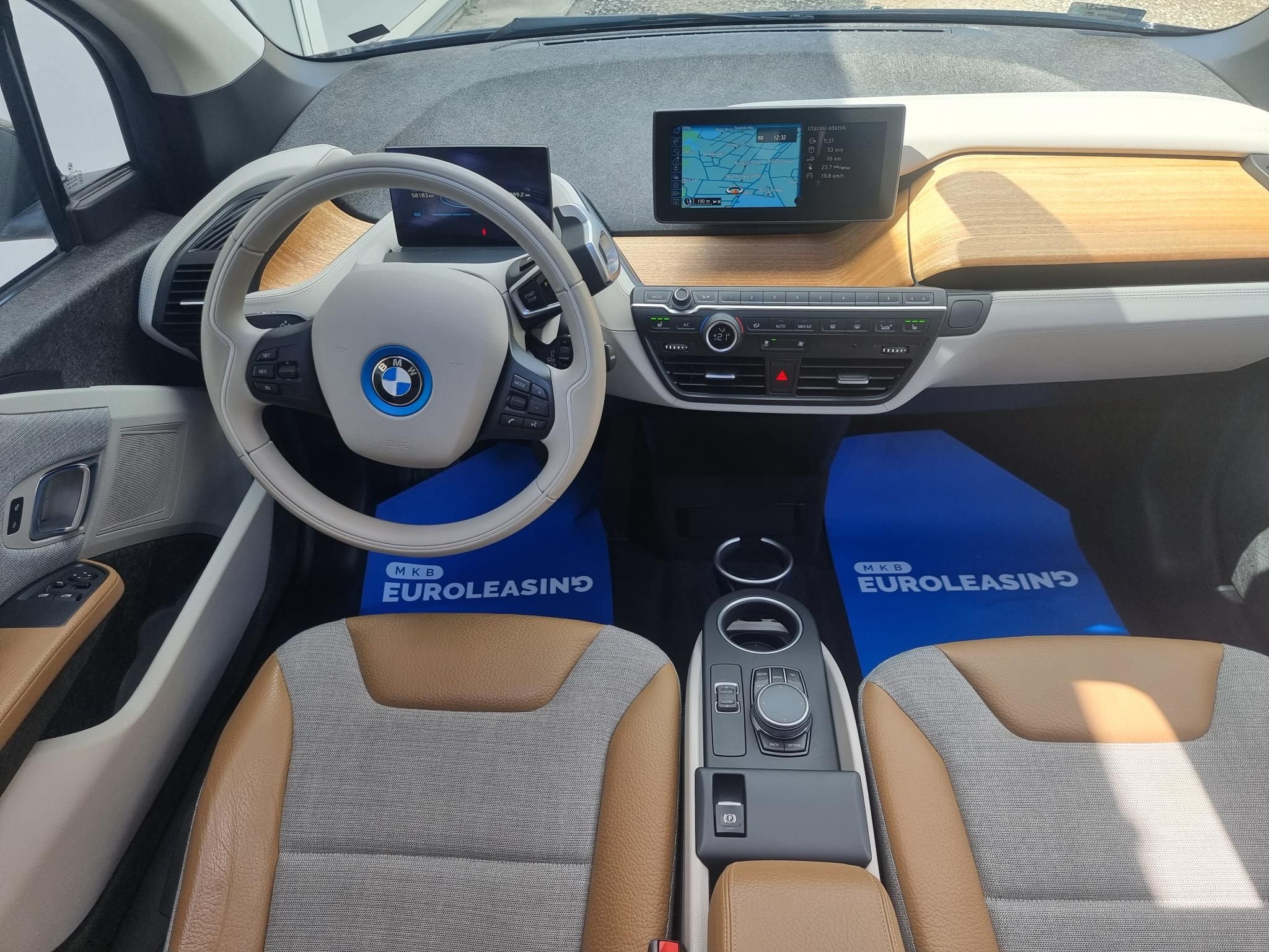 BMW I3 94Ah (Automata) Napfénytető Félbőr Faberakás Kamera Fűtött ülés Led