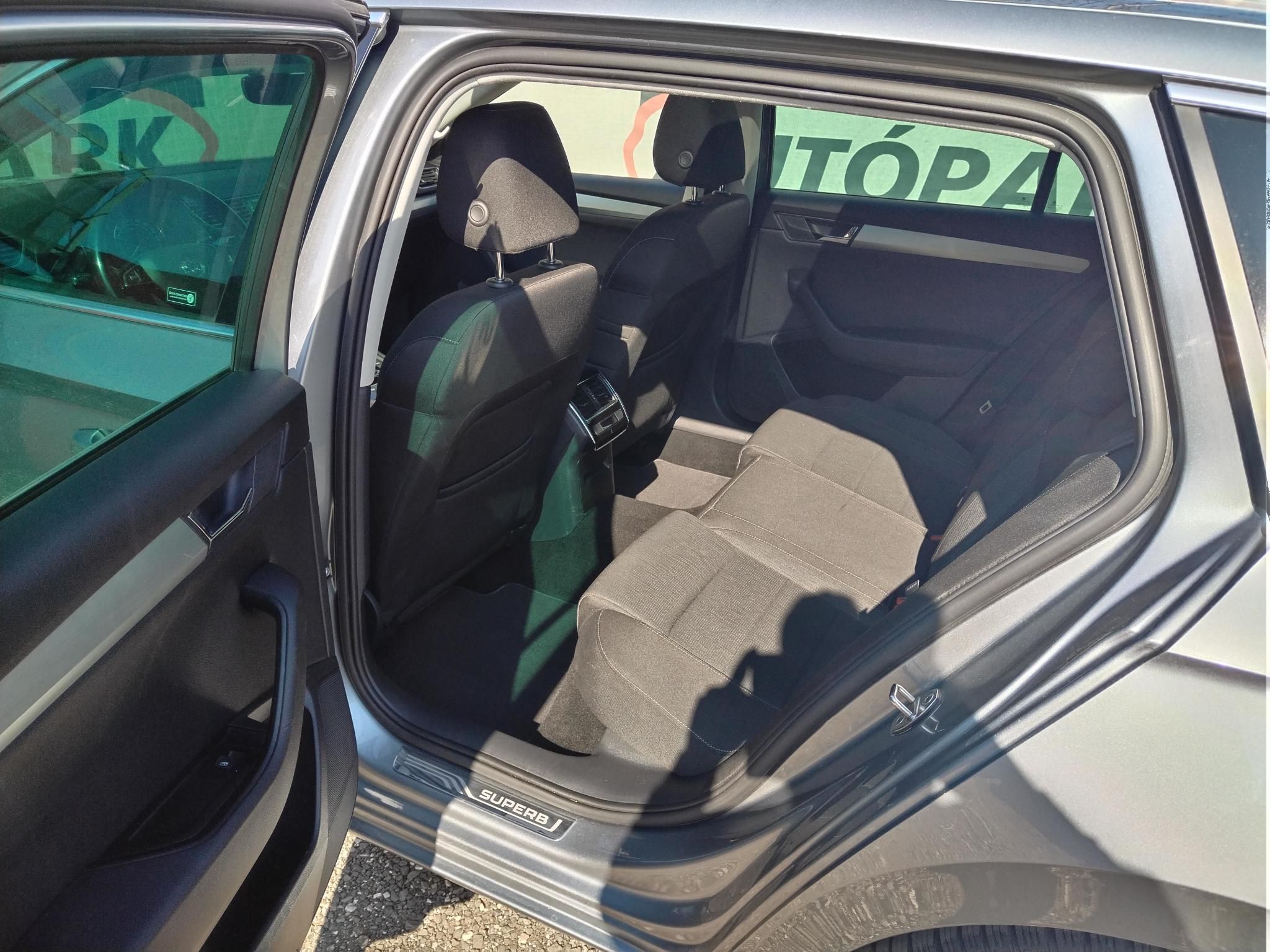 SKODA SUPERB Combi 2.0 TDi Style DSG Klíma Tempomat Elektromos ablak Elektromos tükör Panorámatető