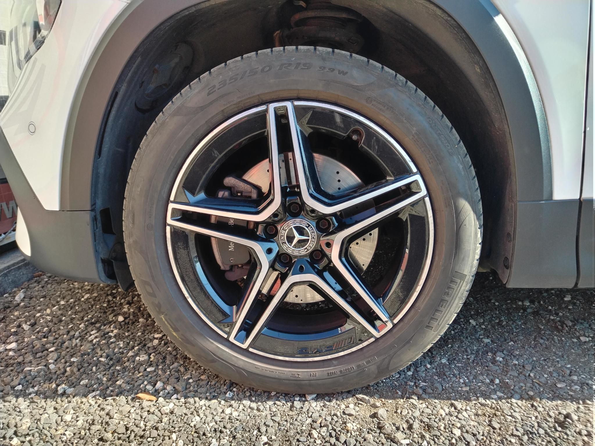 MERCEDES-BENZ GLB 180 Style 7G-DCT Garanciális Keveset futott Sérülésmentes Tempomat Fűtött ülés