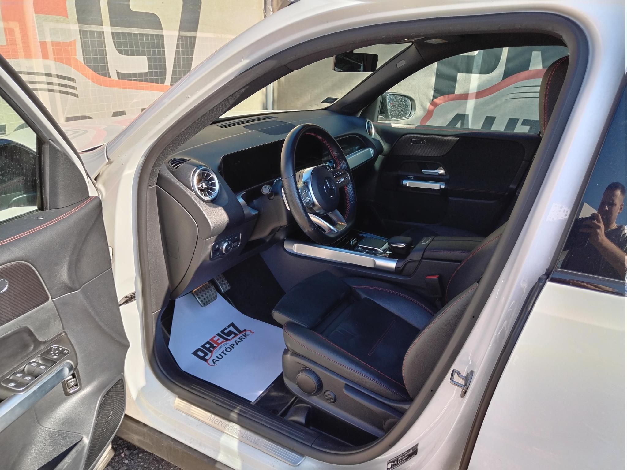 MERCEDES-BENZ GLB 180 Style 7G-DCT Garanciális Keveset futott Sérülésmentes Tempomat Fűtött ülés