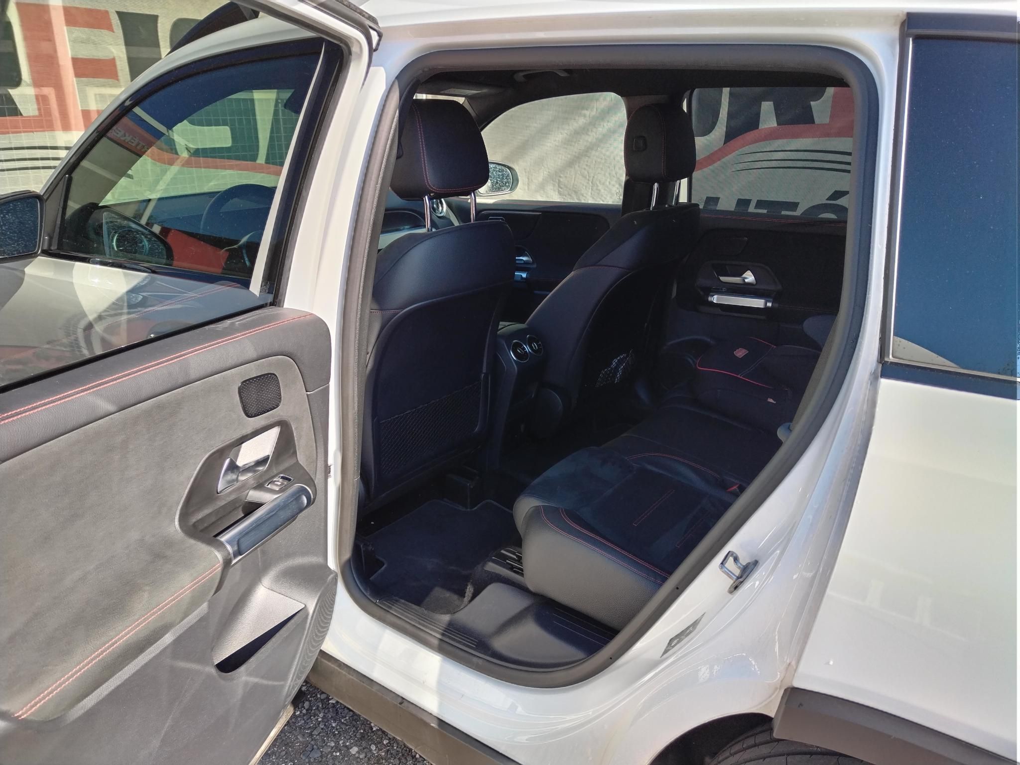 MERCEDES-BENZ GLB 180 Style 7G-DCT Garanciális Keveset futott Sérülésmentes Tempomat Fűtött ülés