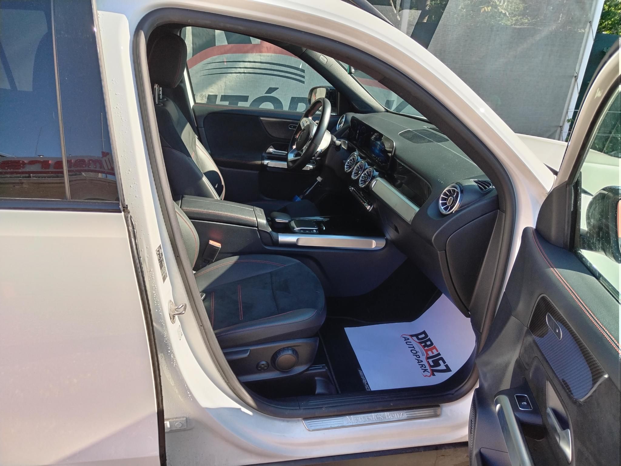 MERCEDES-BENZ GLB 180 Style 7G-DCT Garanciális Keveset futott Sérülésmentes Tempomat Fűtött ülés