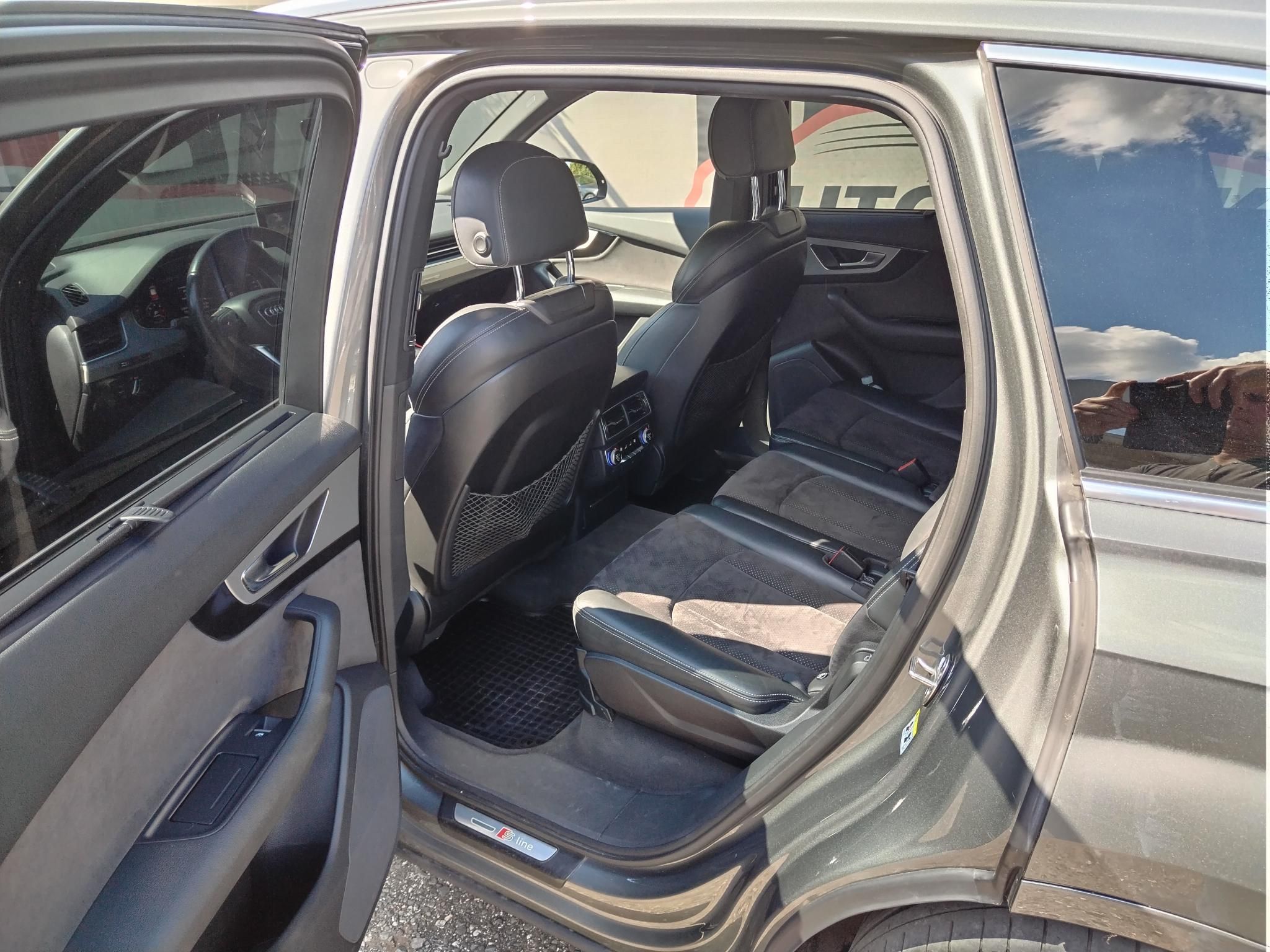 AUDI Q7 3.0 V6 TDI quattro Tiptronic ic S-Line Panorámatető Friss műszaki Gyári vonóhorog 20 colos kerekek
