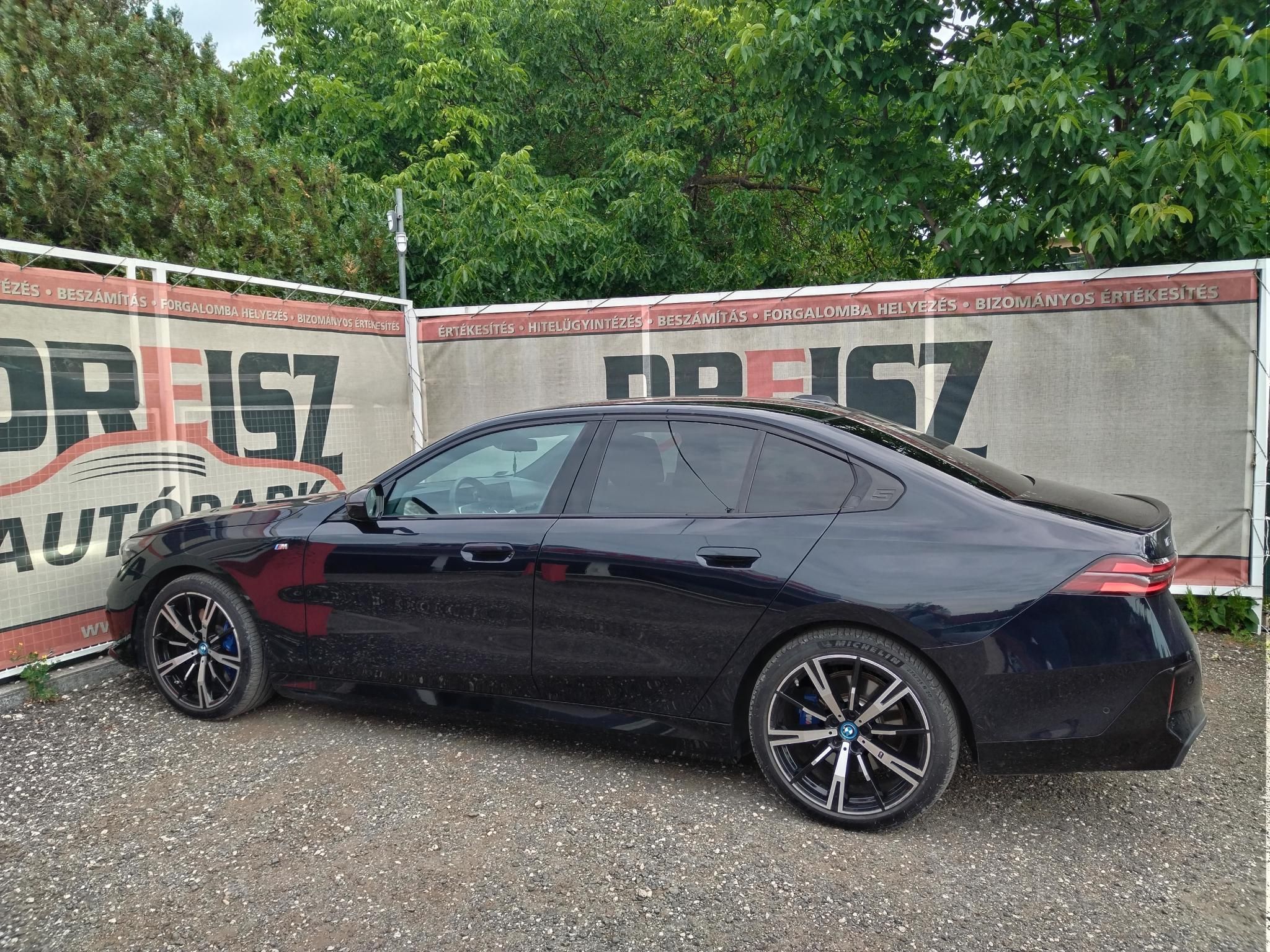 BMW I5 xDrive40 81,2kWh Garanciális Panorámatető Bowers&Wilkins Tempomat 360-as kamera