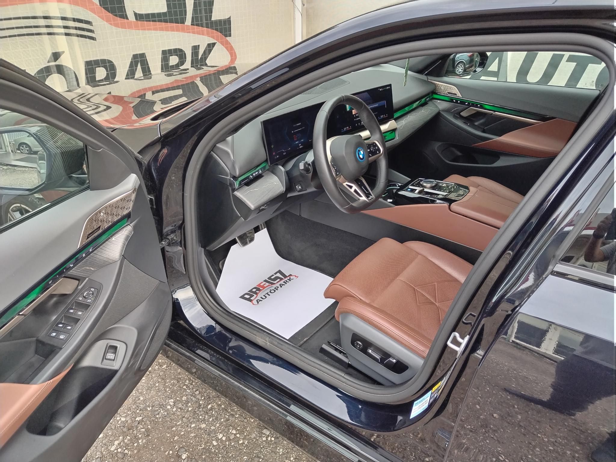 BMW I5 xDrive40 81,2kWh Garanciális Panorámatető Bowers&Wilkins Tempomat 360-as kamera