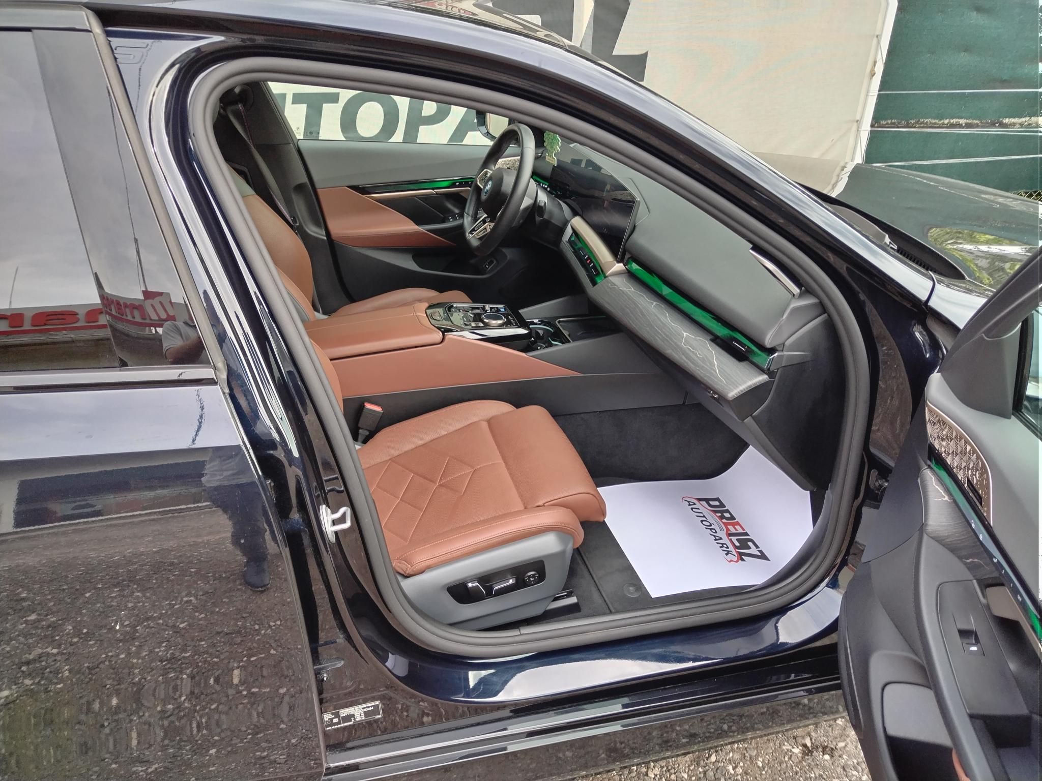 BMW I5 xDrive40 81,2kWh Garanciális Panorámatető Bowers&Wilkins Tempomat 360-as kamera