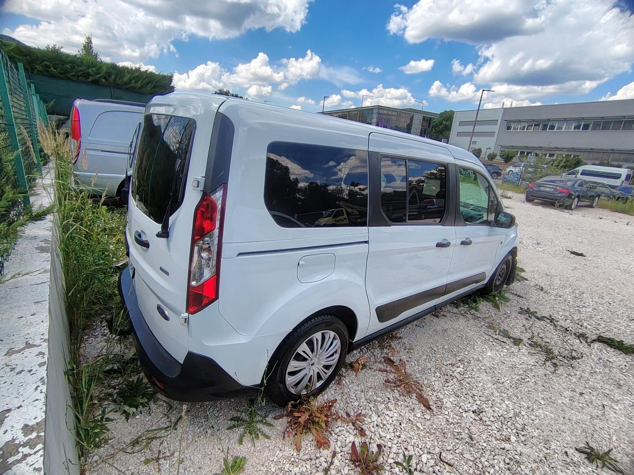 FORD CONNECT Transit230 1.5 TDCi L2 Trend Dupla tolóajtó 5 személyes Tempomat Fűtött ülés Klíma Fűtött szélvédő