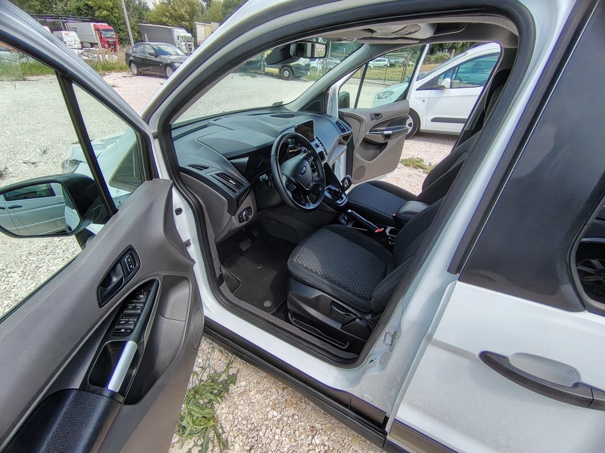 FORD CONNECT Transit230 1.5 TDCi L2 Trend Dupla tolóajtó 5 személyes Tempomat Fűtött ülés Klíma Fűtött szélvédő