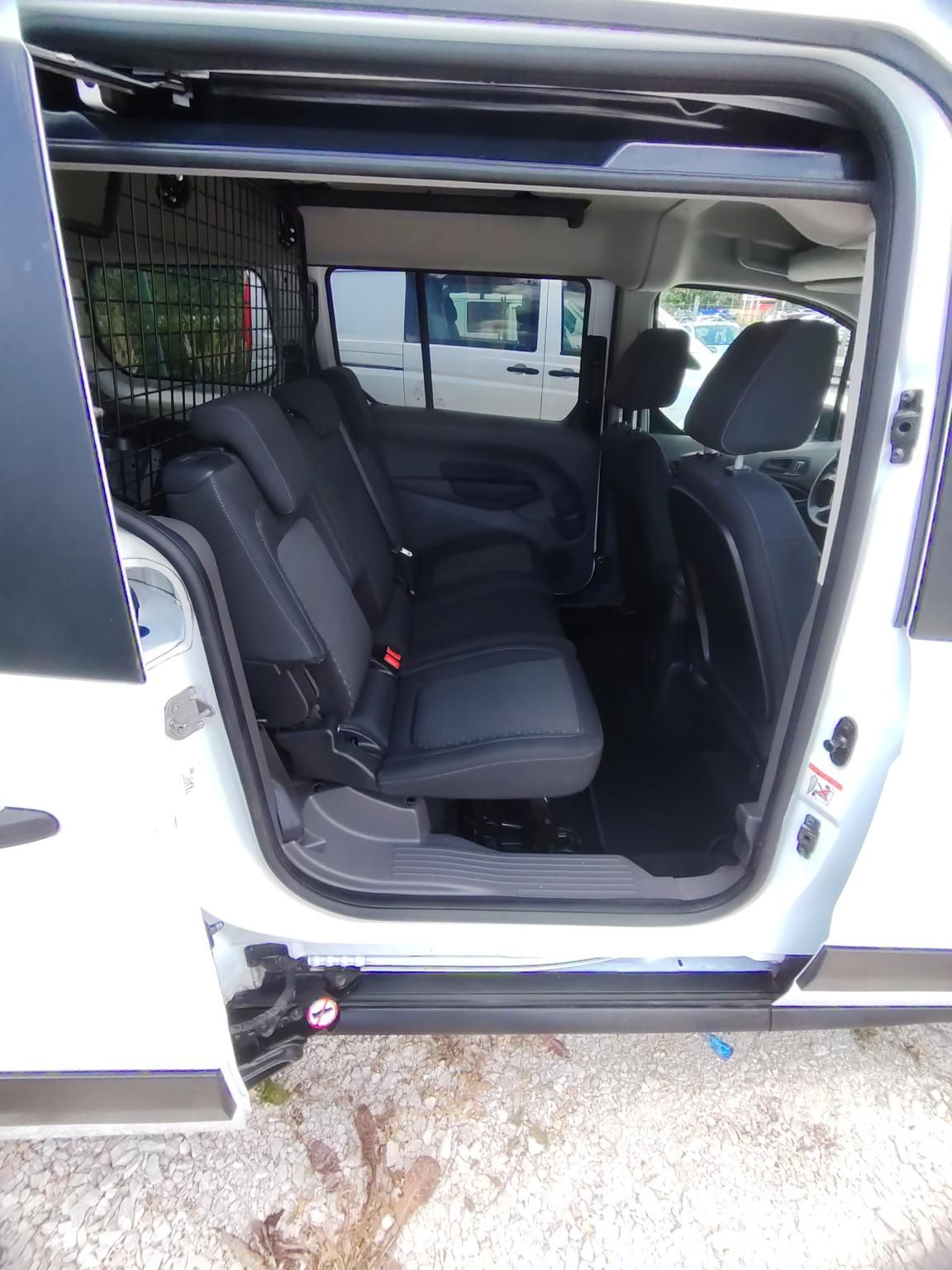 FORD CONNECT Transit230 1.5 TDCi L2 Trend Dupla tolóajtó 5 személyes Tempomat Fűtött ülés Klíma Fűtött szélvédő
