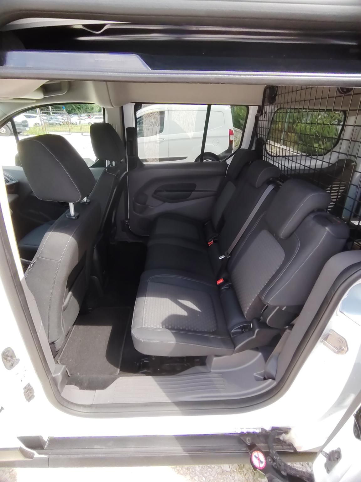 FORD CONNECT Transit230 1.5 TDCi L2 Trend Dupla tolóajtó 5 személyes Tempomat Fűtött ülés Klíma Fűtött szélvédő