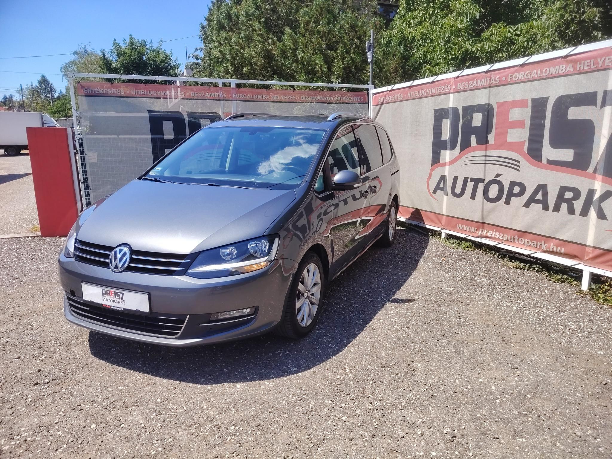 VOLKSWAGEN SHARAN 2.0 TDI BMT SCR Comfortline DSG [7 személy] 7 személyes Rendszeresen karbantartott Félbőr ülések Ülésfűtés