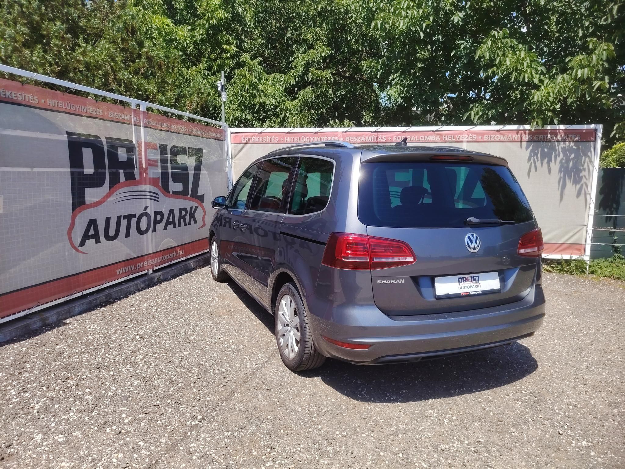VOLKSWAGEN SHARAN 2.0 TDI BMT SCR Comfortline DSG [7 személy] 7 személyes Rendszeresen karbantartott Félbőr ülések Ülésfűtés