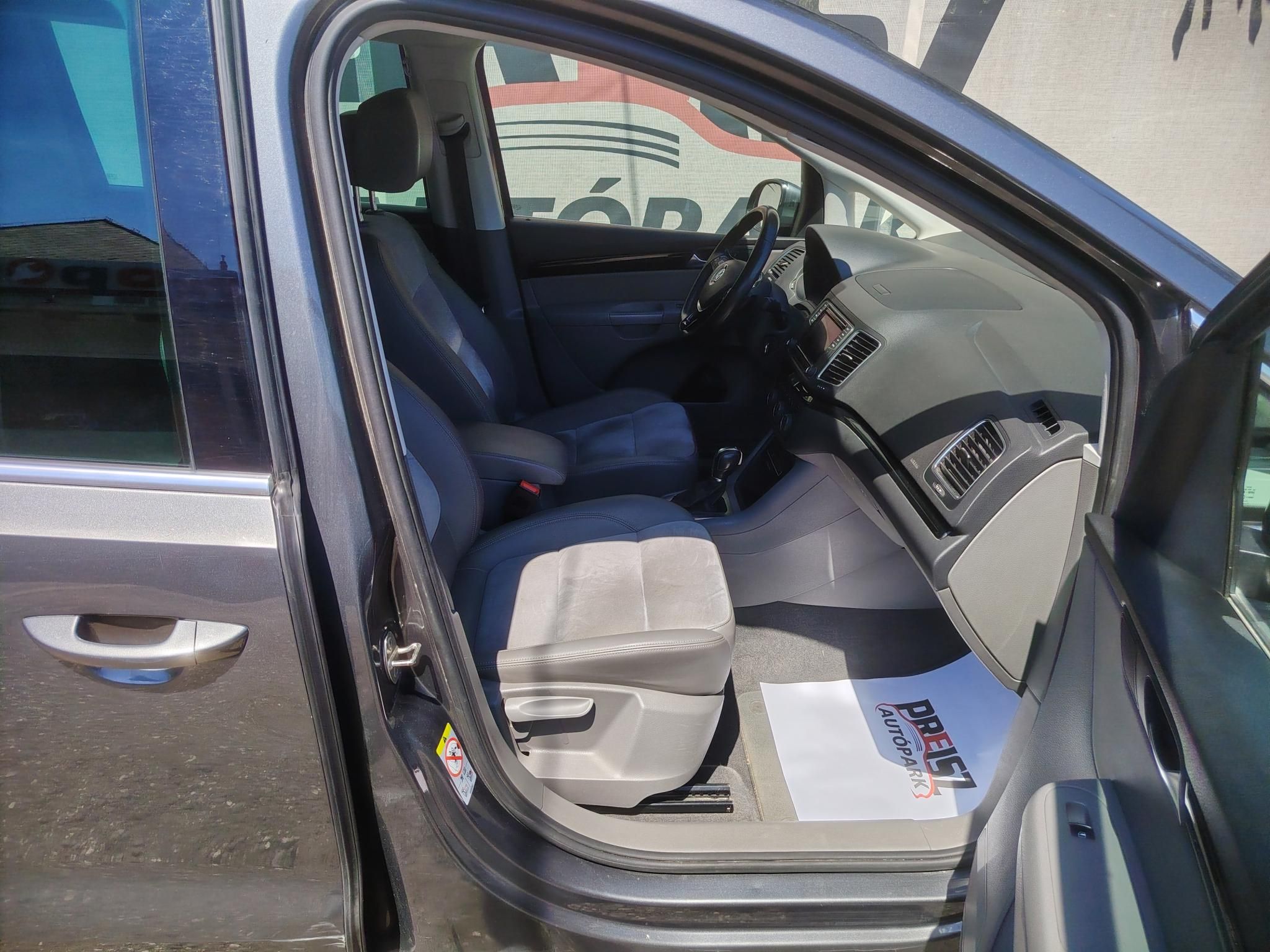 VOLKSWAGEN SHARAN 2.0 TDI BMT SCR Comfortline DSG [7 személy] 7 személyes Rendszeresen karbantartott Félbőr ülések Ülésfűtés