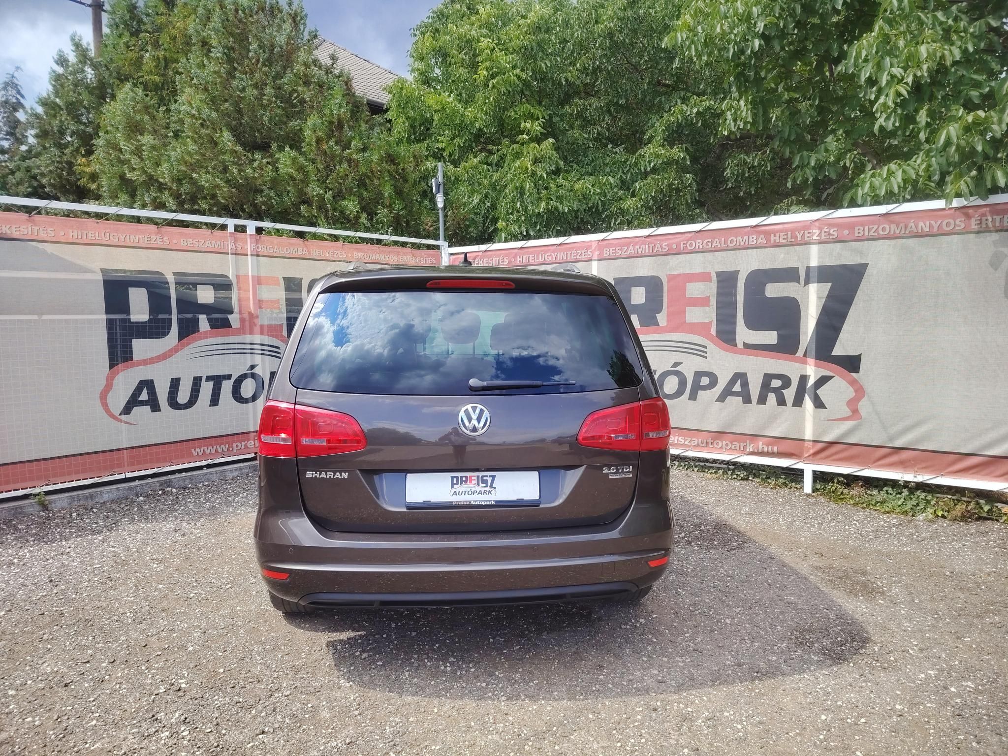 VOLKSWAGEN SHARAN 2.0 CR TDI Highline [7 személy] Panorámatető Félbőr belső Fűtött ülés El.ülés Tempomat Sérülésmentes