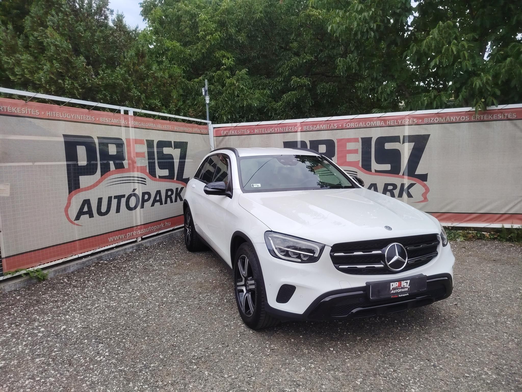MERCEDES-BENZ GLC 200 4Matic EQ Boost 9G-TRONIC Bőr belső Motoros ülés Tempomat Fűtött ülés Vonóhorog