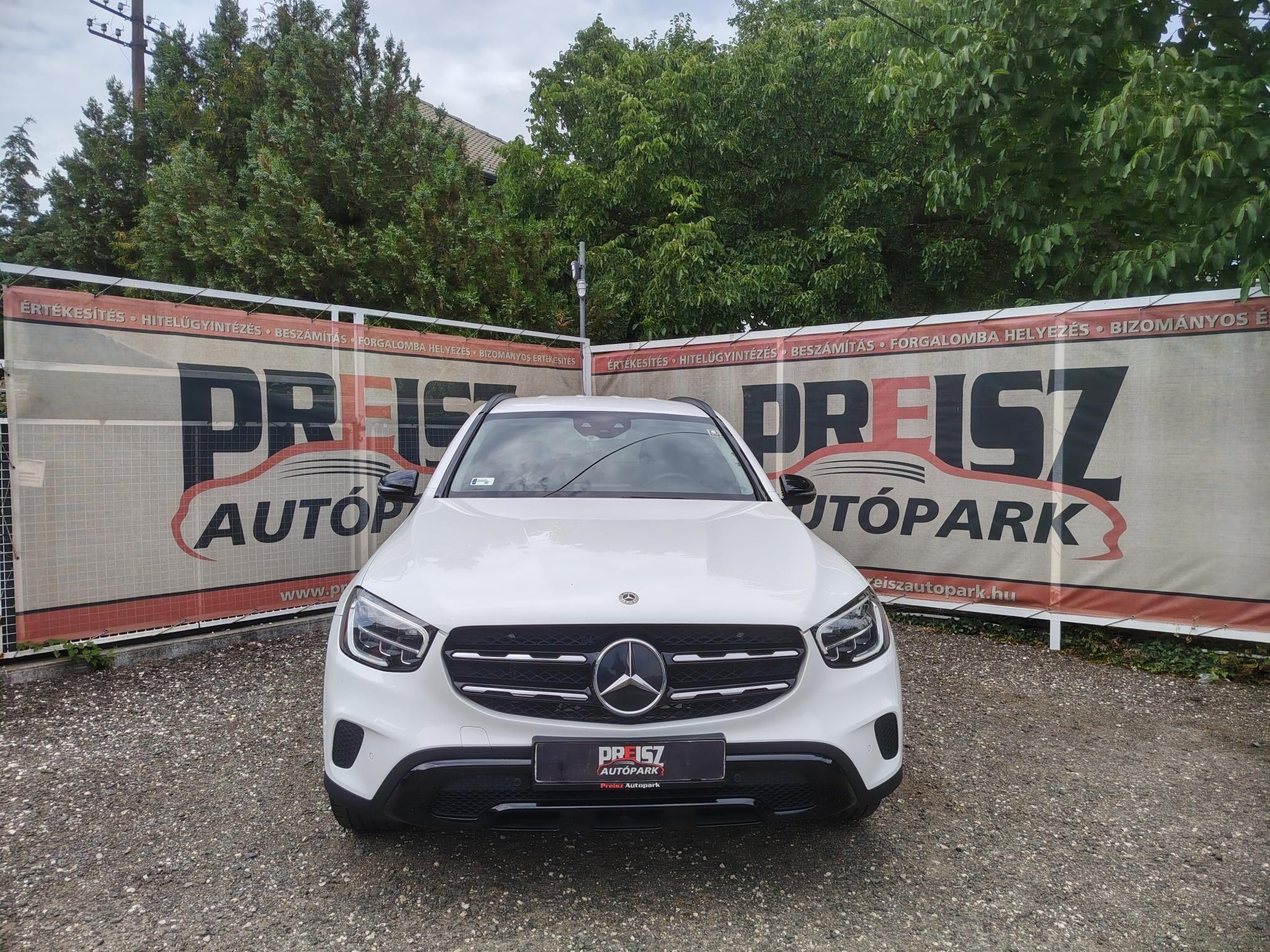 MERCEDES-BENZ GLC 200 4Matic EQ Boost 9G-TRONIC Bőr belső Motoros ülés Tempomat Fűtött ülés Vonóhorog