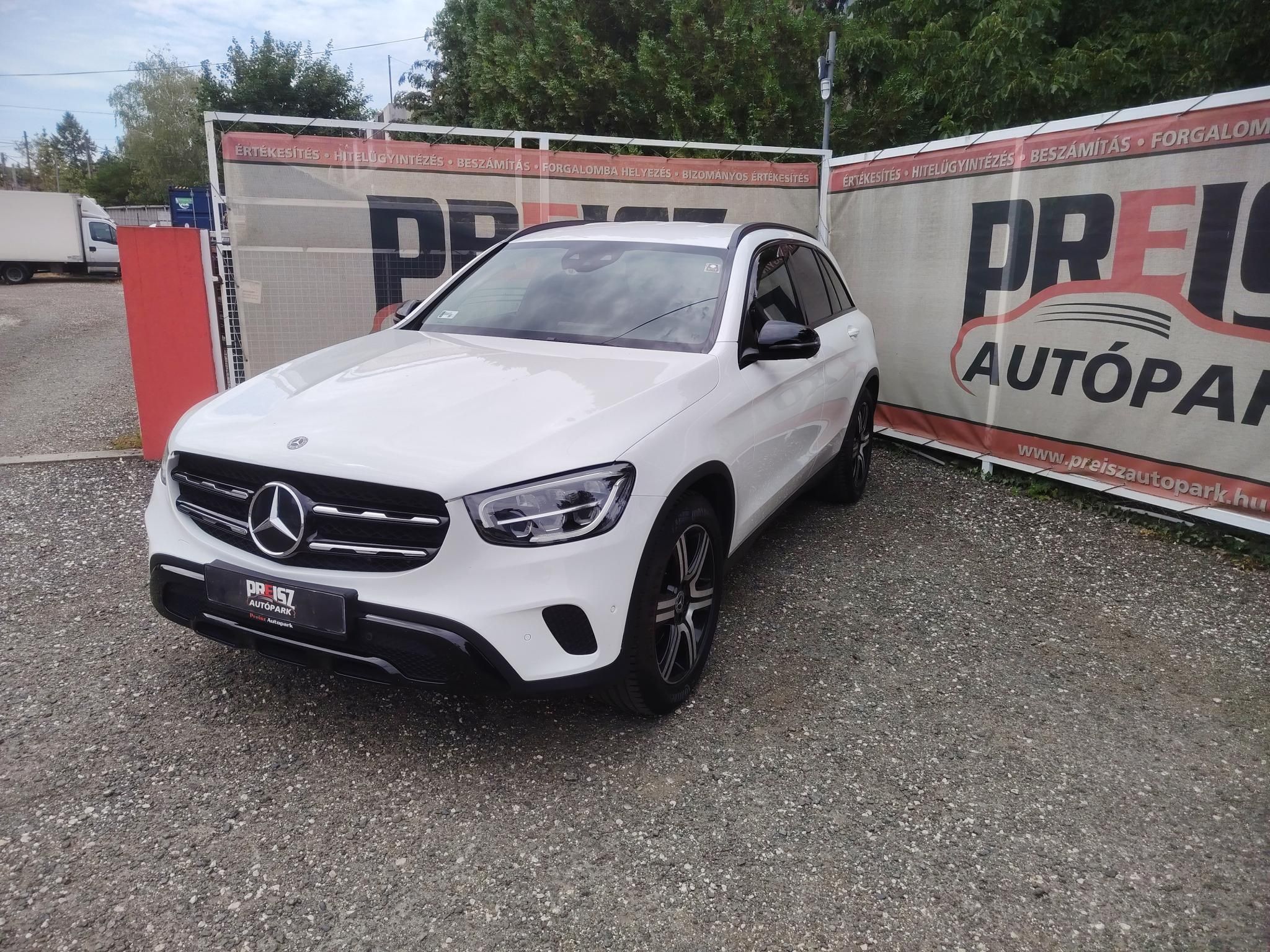 MERCEDES-BENZ GLC 200 4Matic EQ Boost 9G-TRONIC Bőr belső Motoros ülés Tempomat Fűtött ülés Vonóhorog