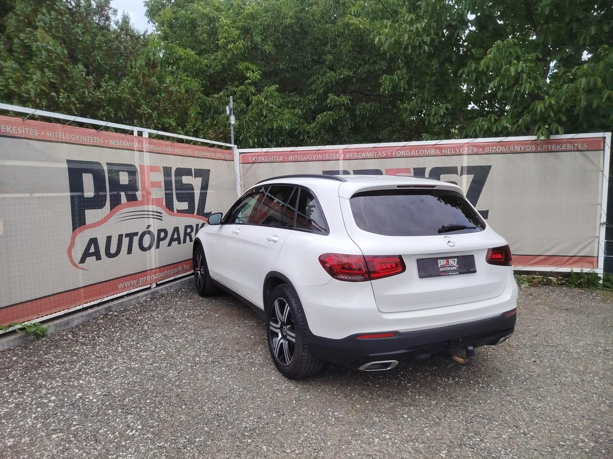 MERCEDES-BENZ GLC 200 4Matic EQ Boost 9G-TRONIC Bőr belső Motoros ülés Tempomat Fűtött ülés Vonóhorog