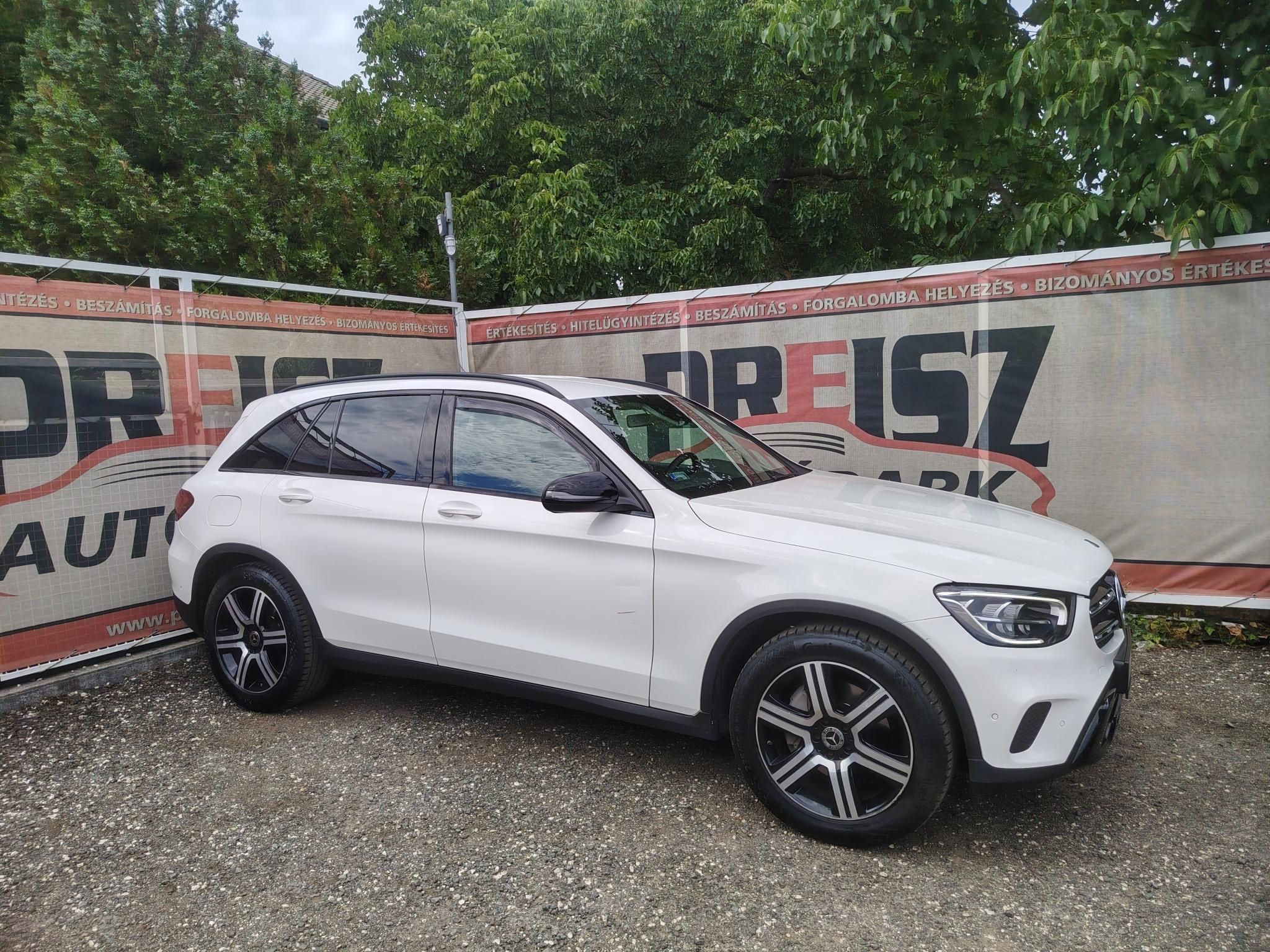 MERCEDES-BENZ GLC 200 4Matic EQ Boost 9G-TRONIC Bőr belső Motoros ülés Tempomat Fűtött ülés Vonóhorog