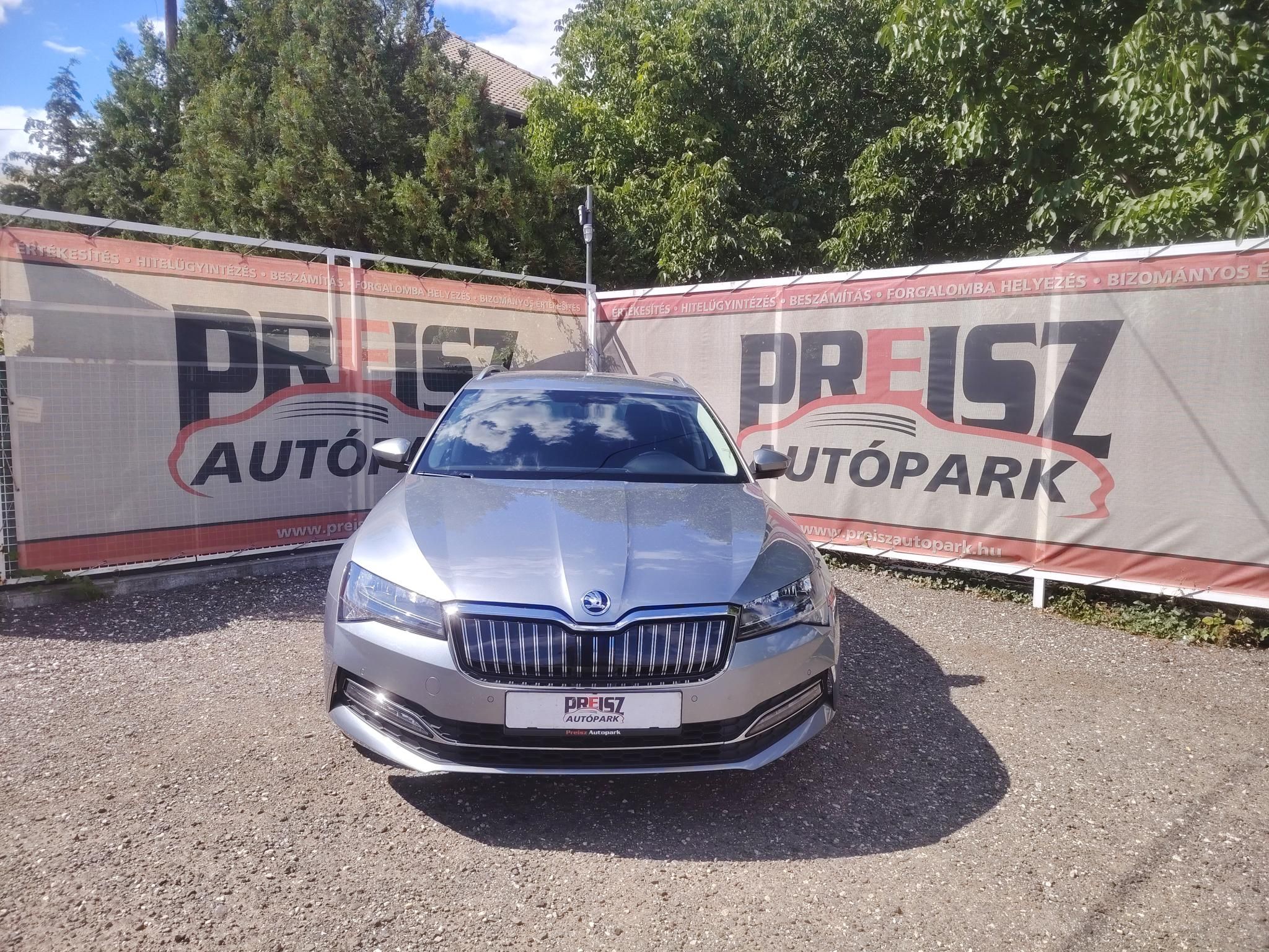 SKODA SUPERB 1.4 TSI iV PHEV Ambition DSG Hűthető kesztyűtartó Kihajtható vonóhorog Keyless Első-hátsó parkolóradar