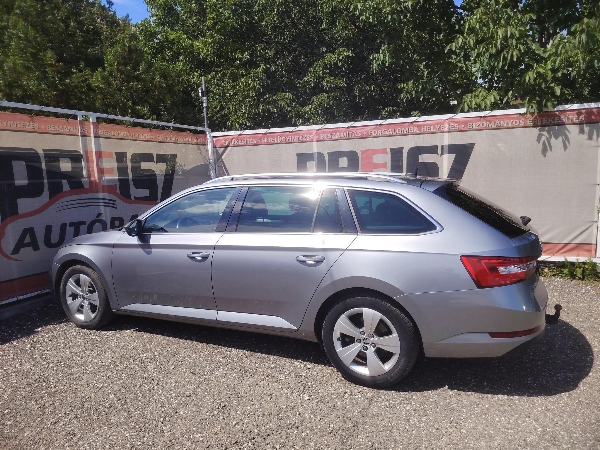 SKODA SUPERB 1.4 TSI iV PHEV Ambition DSG Hűthető kesztyűtartó Kihajtható vonóhorog Keyless Első-hátsó parkolóradar