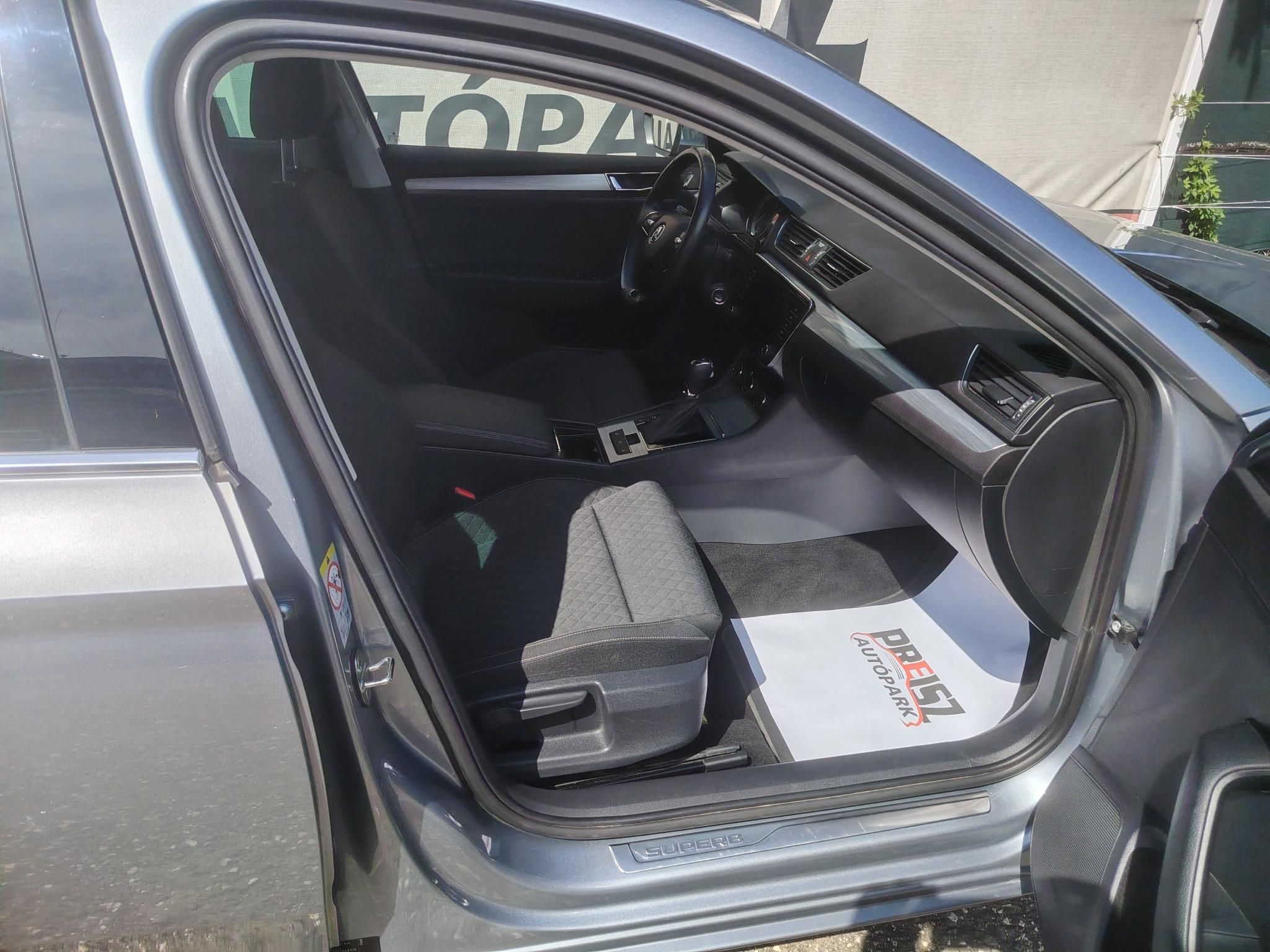 SKODA SUPERB 1.4 TSI iV PHEV Ambition DSG Hűthető kesztyűtartó Kihajtható vonóhorog Keyless Első-hátsó parkolóradar