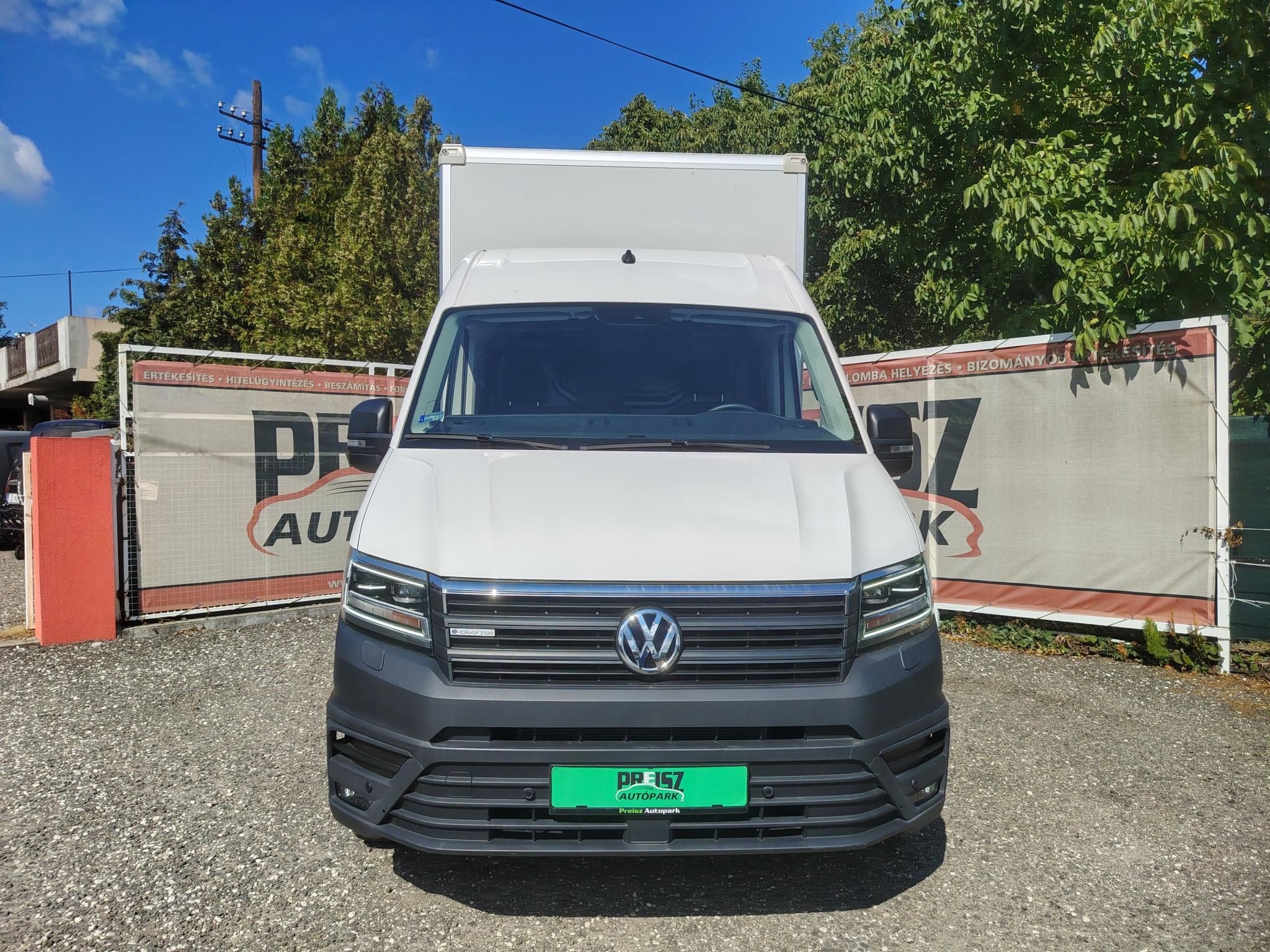 VOLKSWAGEN CRAFTER eCrafter 4418 km!!! Dobozos felépítmény Emelőhátfal 3 személyes Fűtött ülés