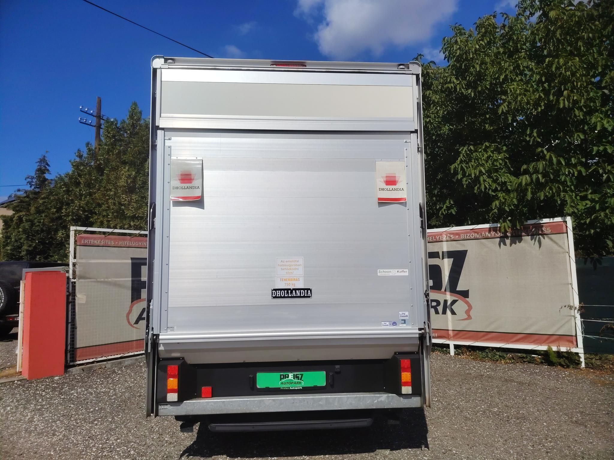 VOLKSWAGEN CRAFTER eCrafter 4418 km!!! Dobozos felépítmény Emelőhátfal 3 személyes Fűtött ülés