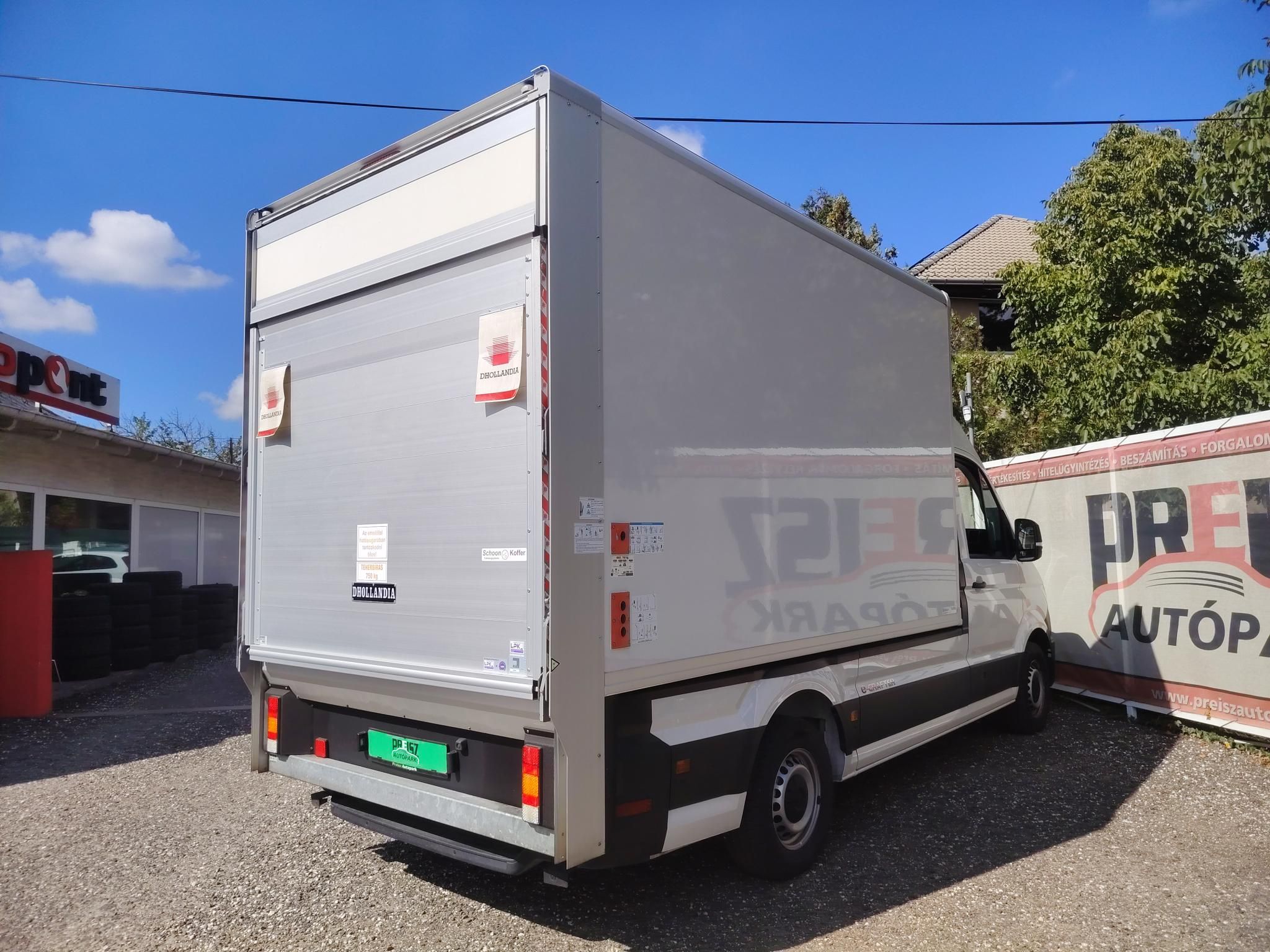 VOLKSWAGEN CRAFTER eCrafter 4418 km!!! Dobozos felépítmény Emelőhátfal 3 személyes Fűtött ülés